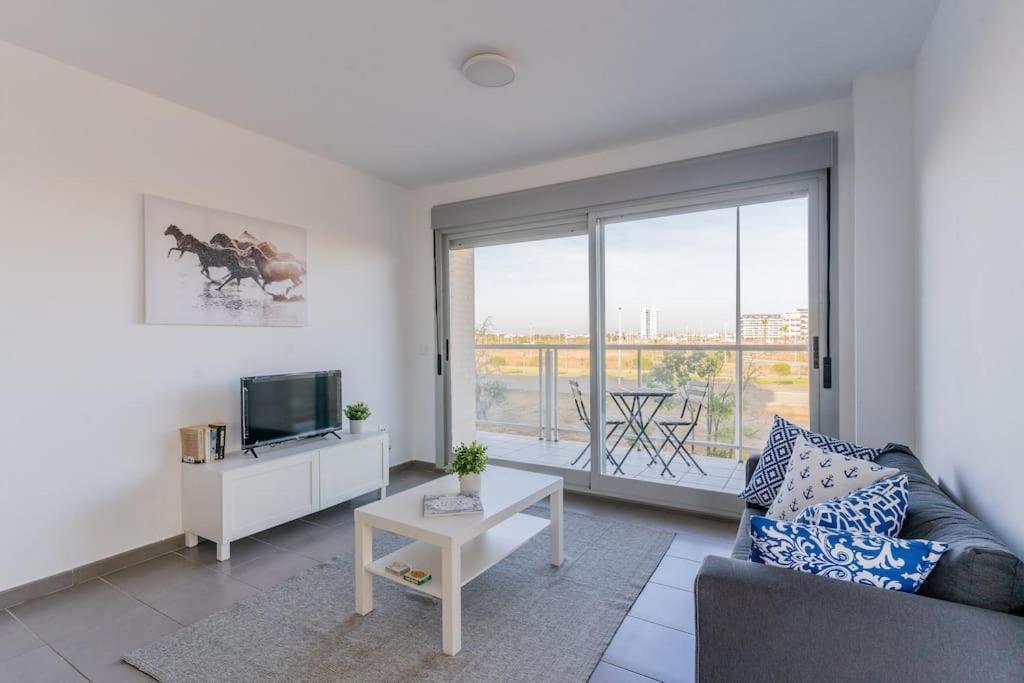 Modern Apartment: Moncofa Beachside Oasis