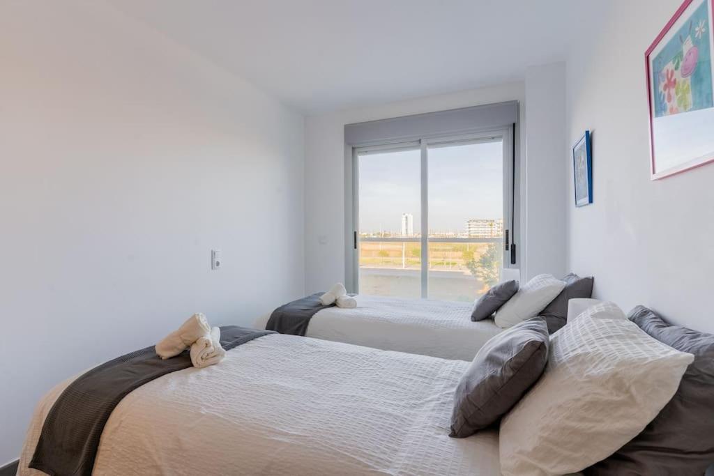 Modern Apartment: Moncofa Beachside Oasis