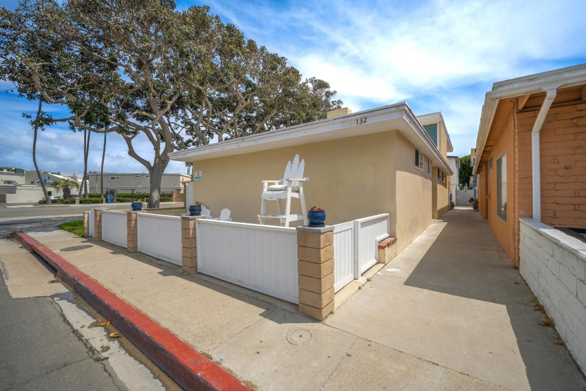 Three Bedroom Three Bath Home w Patio 1 block from beach view 3