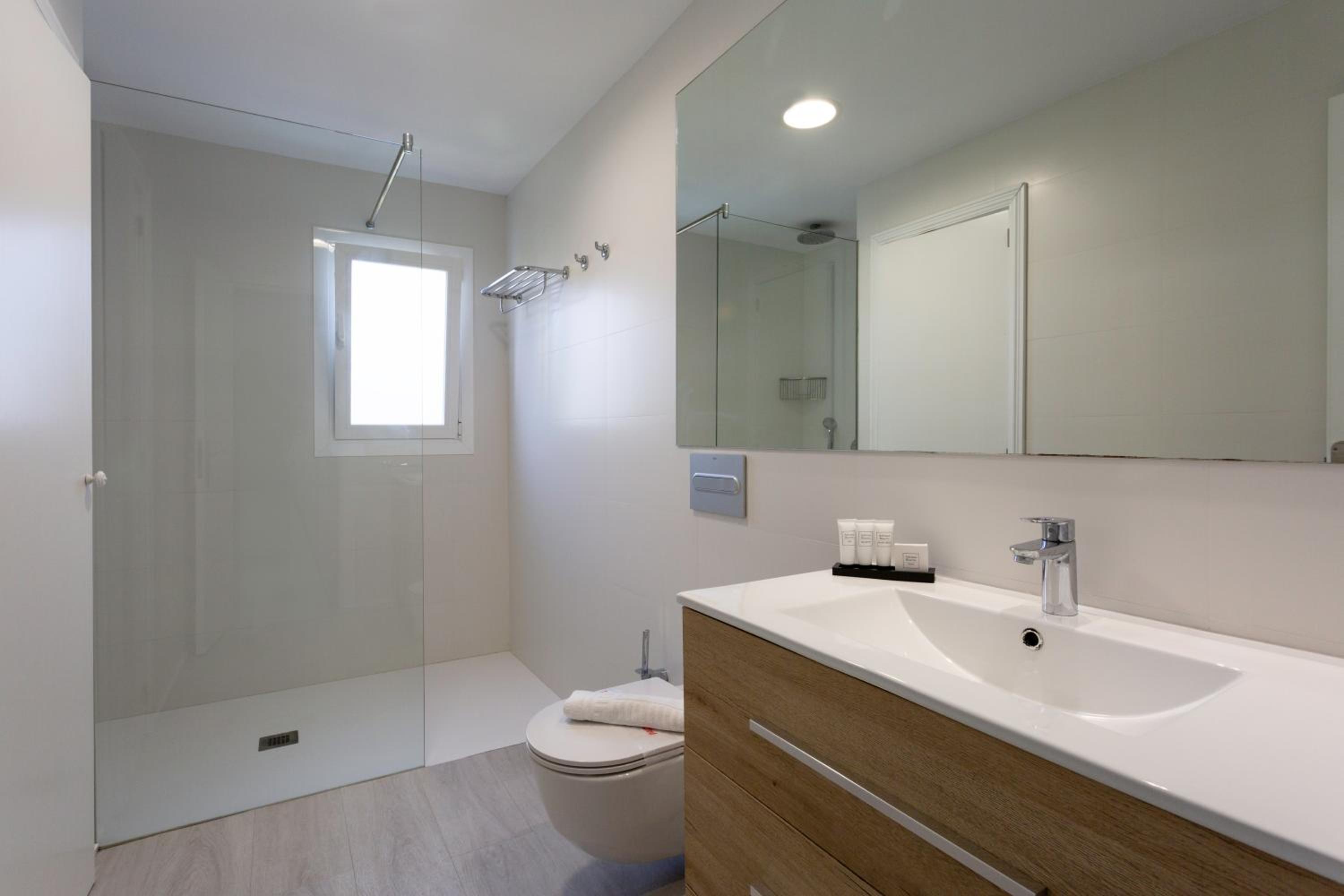 FERRERA SUITES