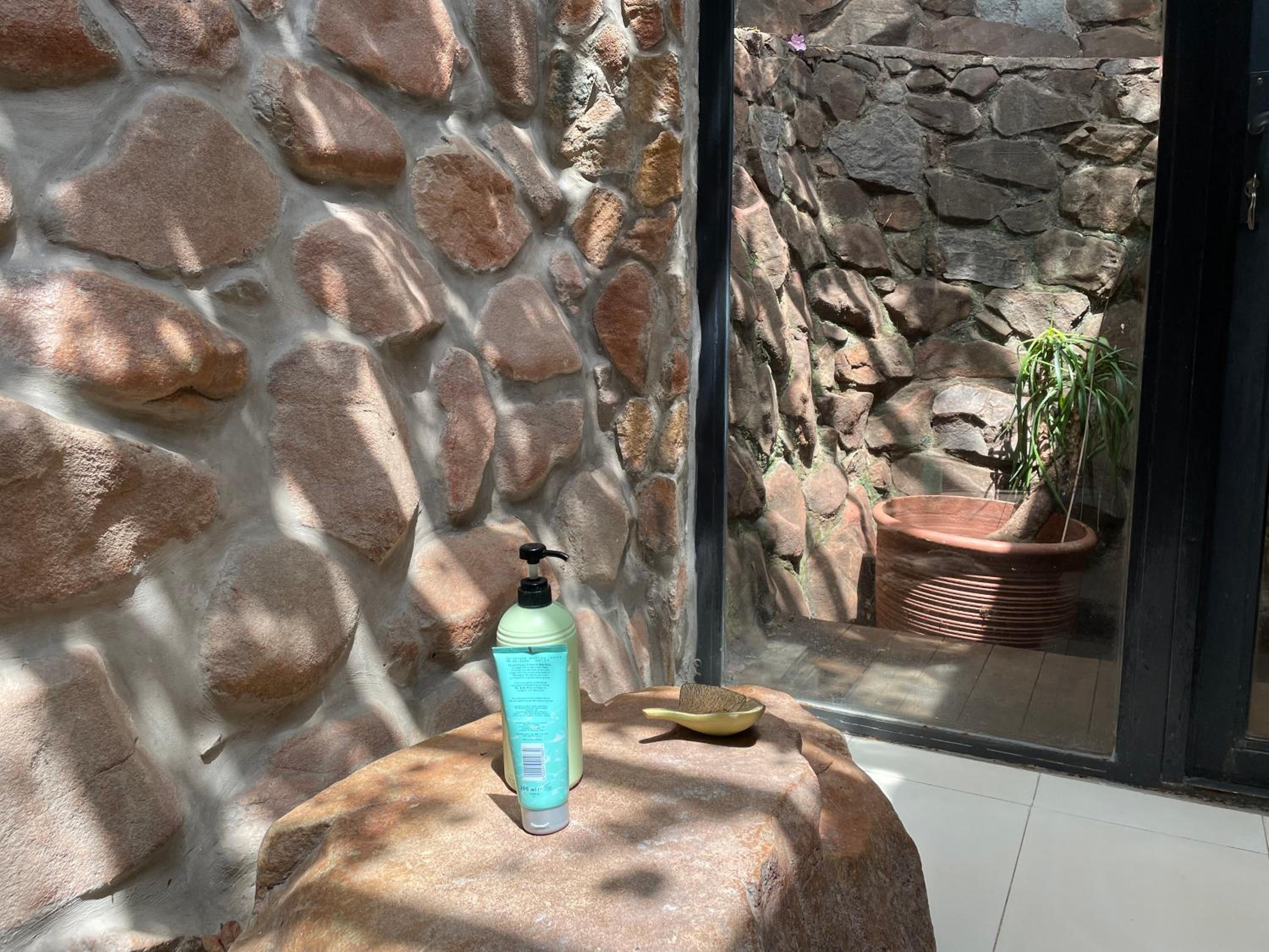 Oasis On Lily with OWN Pool
