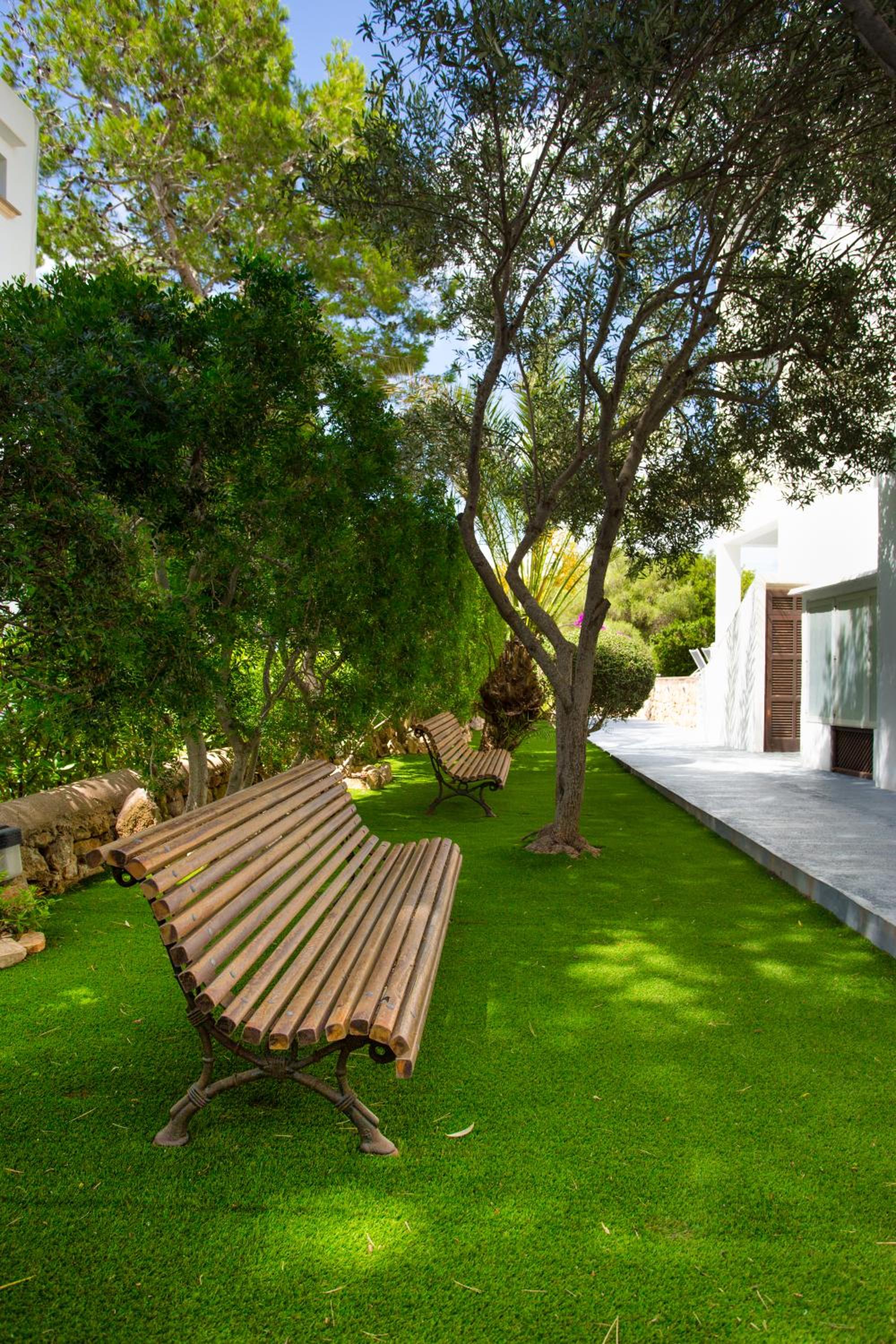 FERRERA SUITES