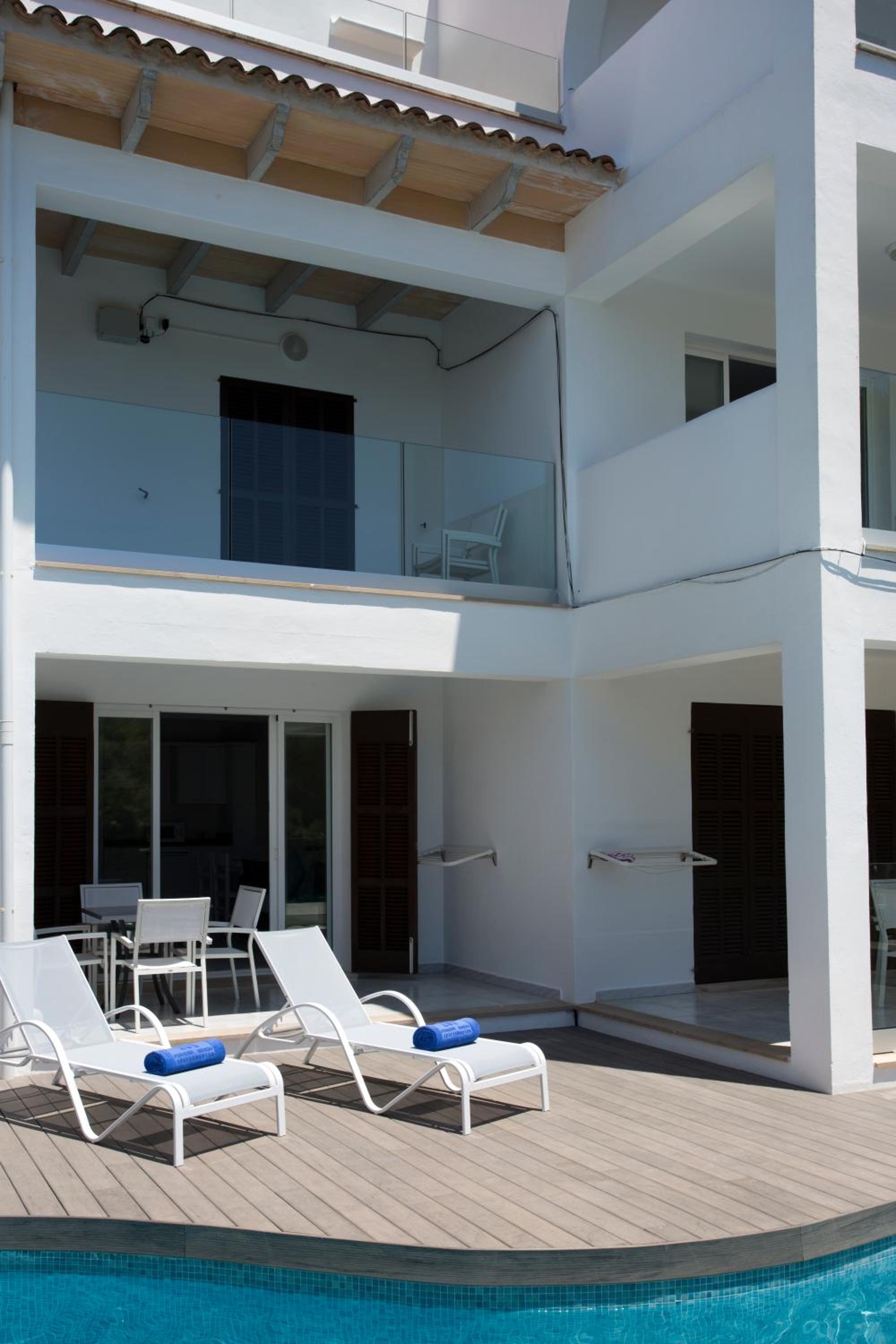 FERRERA SUITES