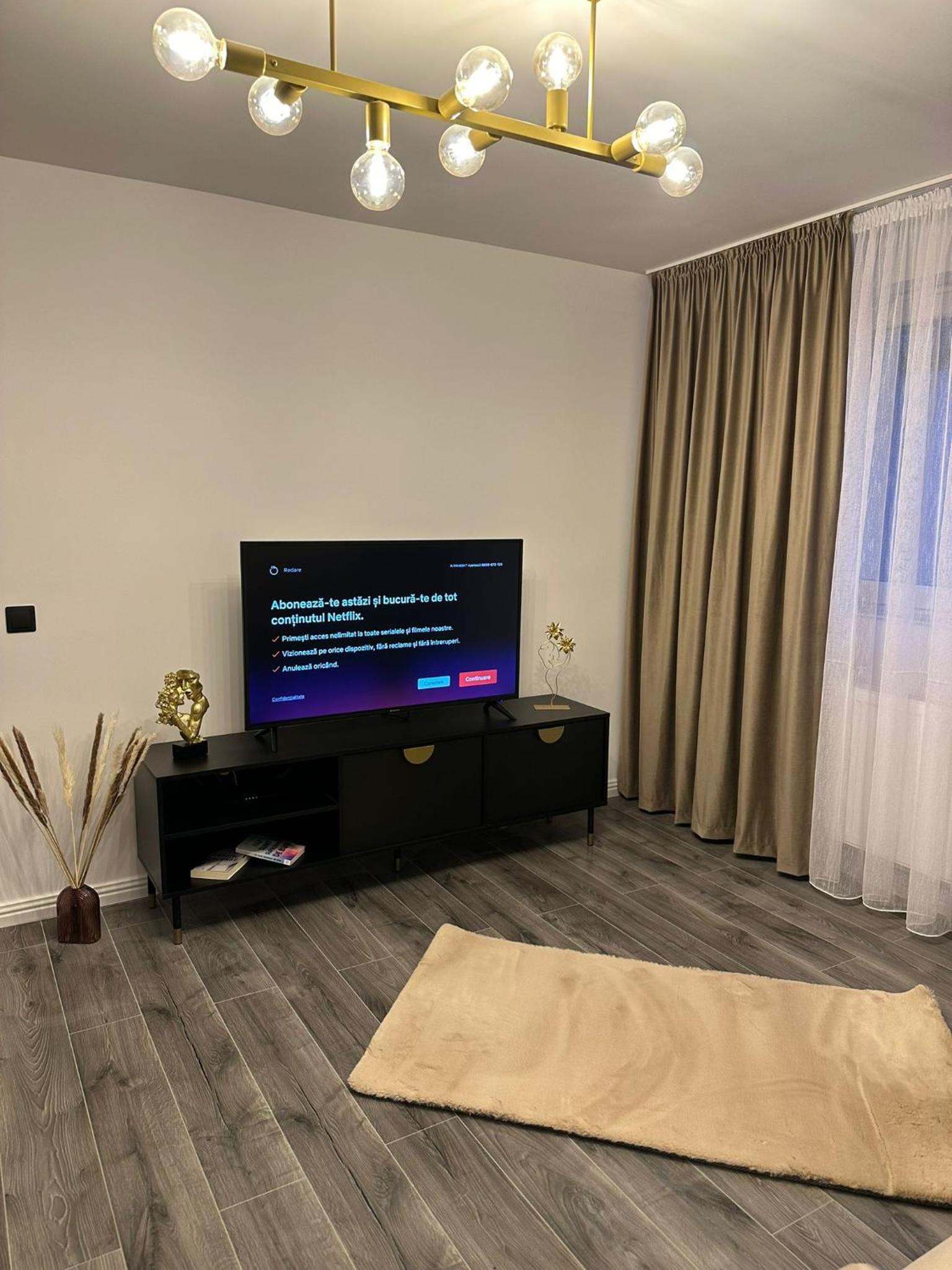 Evelyn Apartment