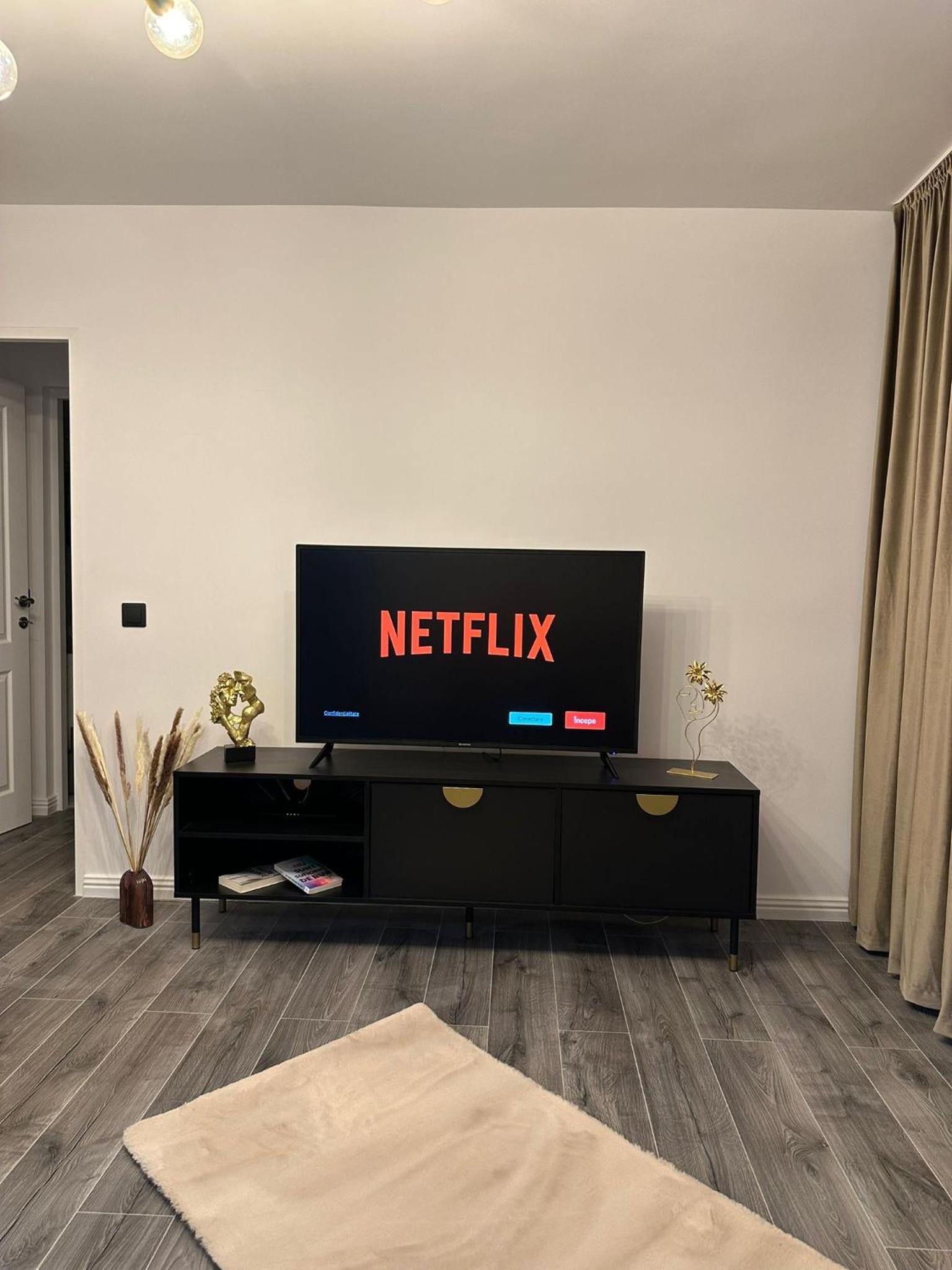 Evelyn Apartment