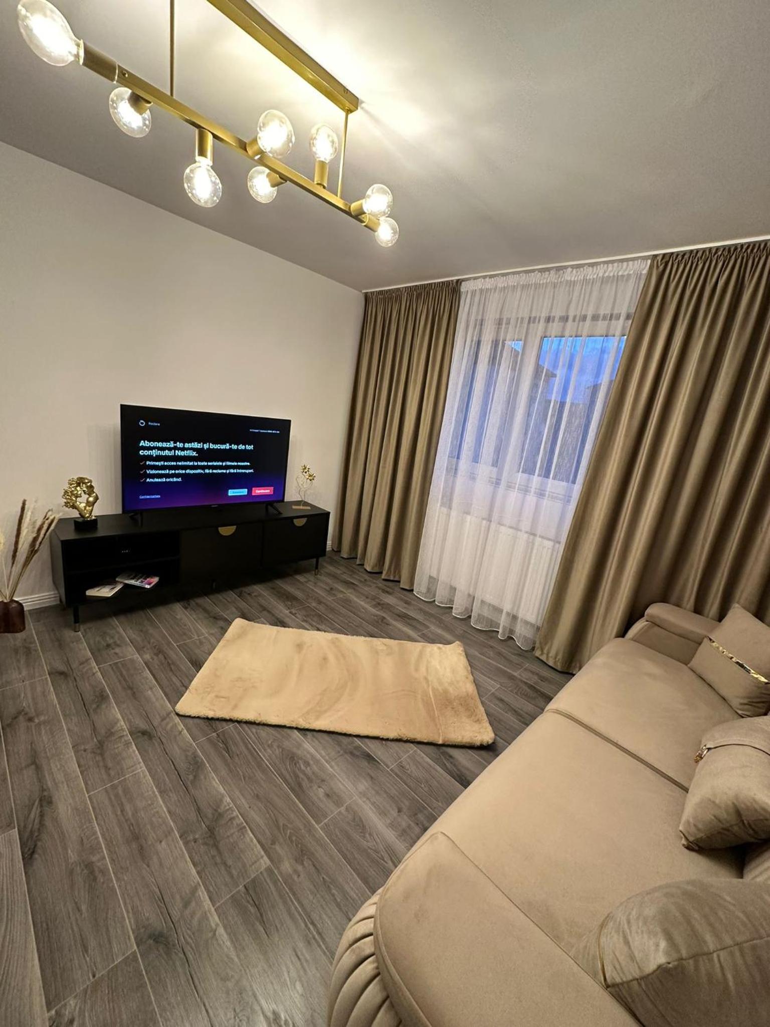 Evelyn Apartment