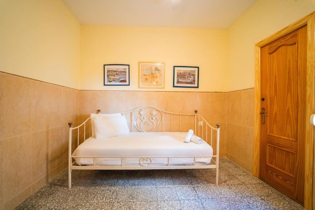 Quaint Vintage House near the Beach in Villajoyosa