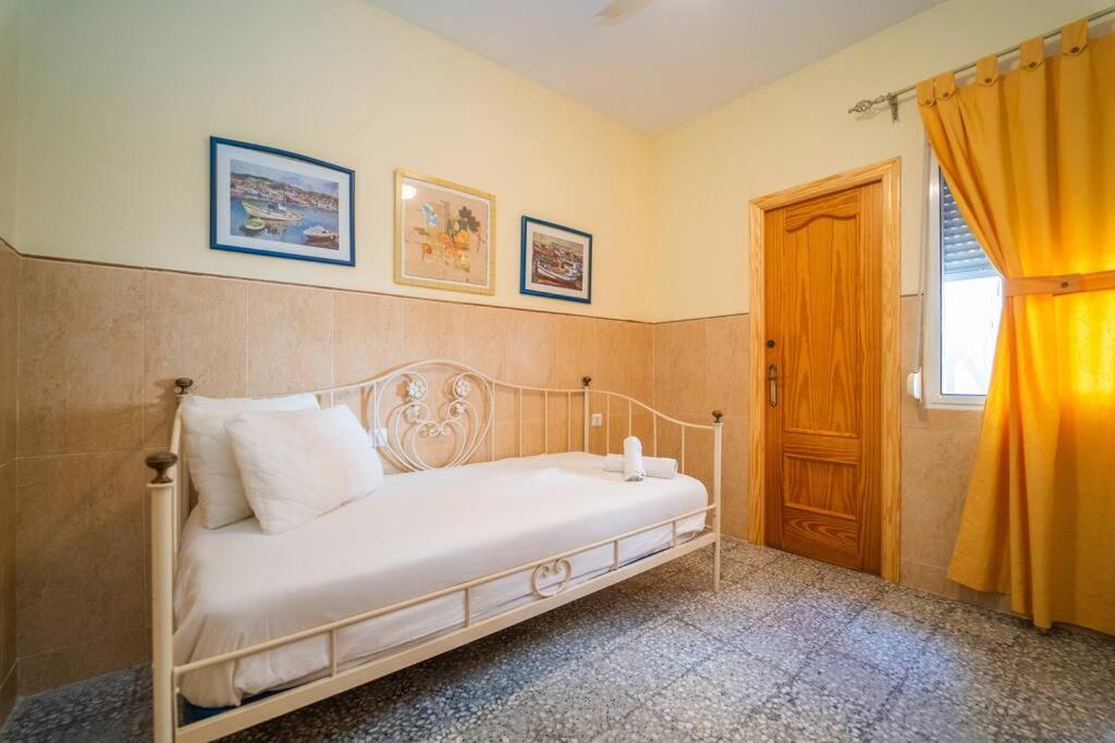 Quaint Vintage House near the Beach in Villajoyosa
