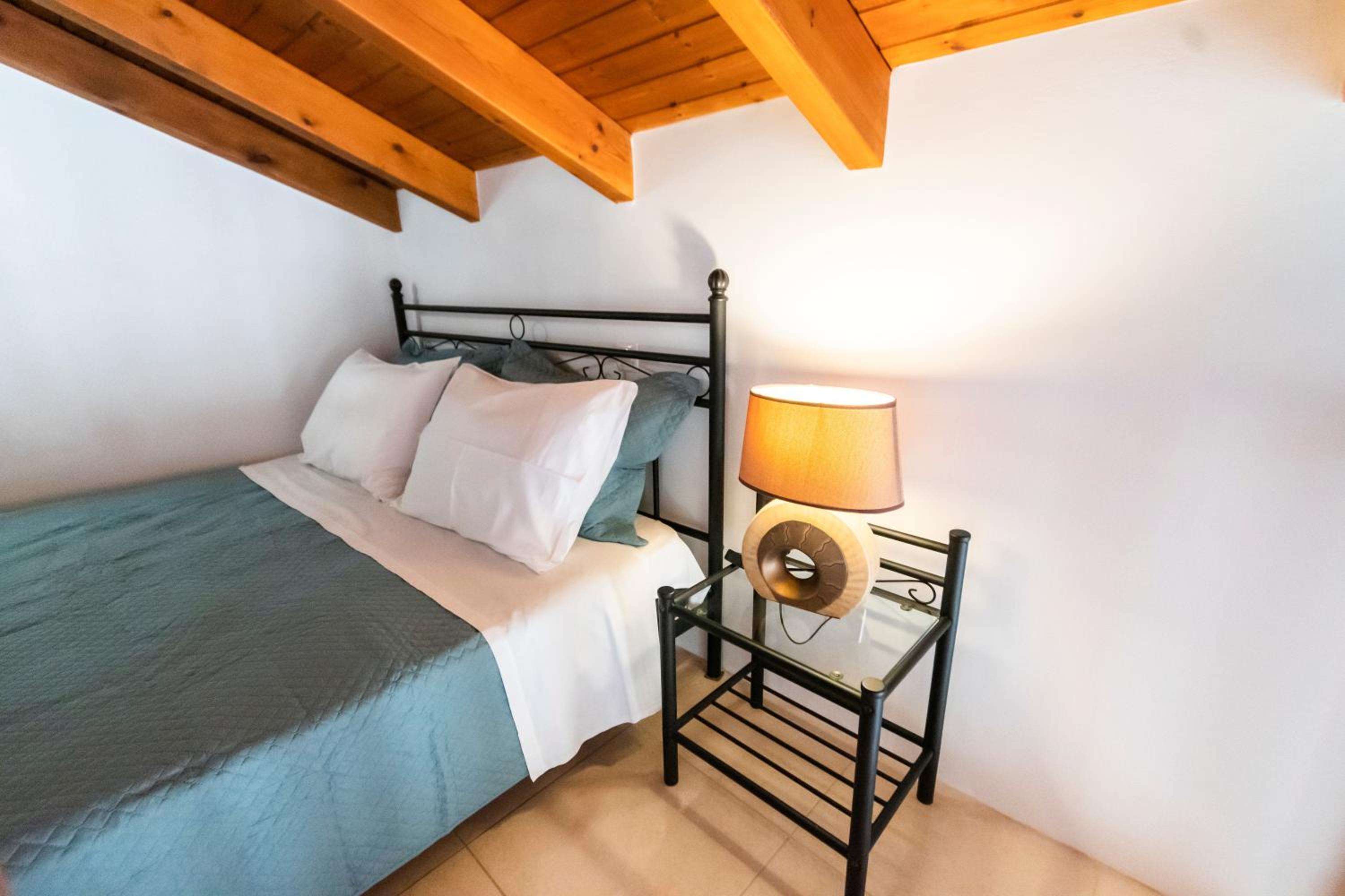 YIAYIA's Central Apartment photo 4