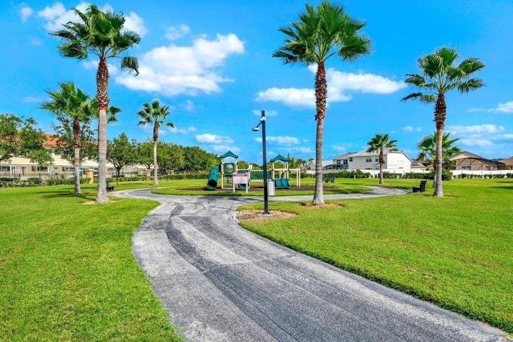 Lakeview Luxury Oasis view 5