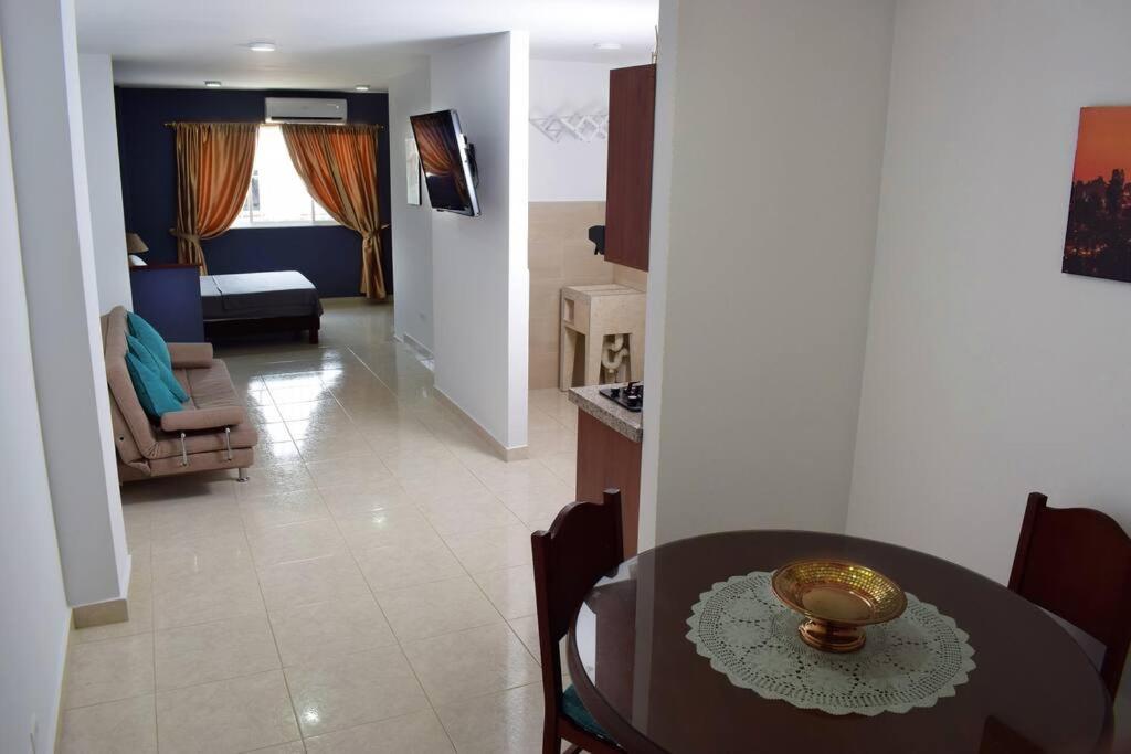Amplio apartaestudio en pampalinda