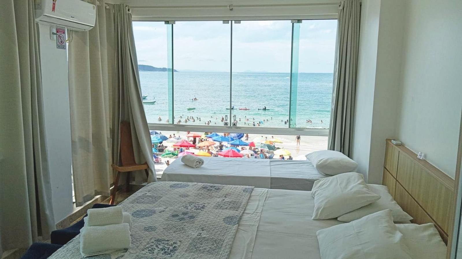 Triplex pé na areia