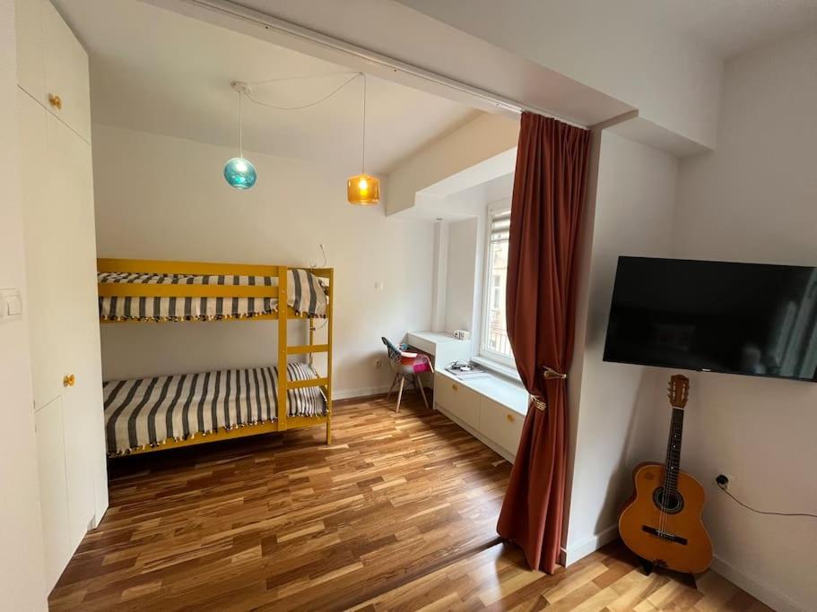 Family friendly downtown apart