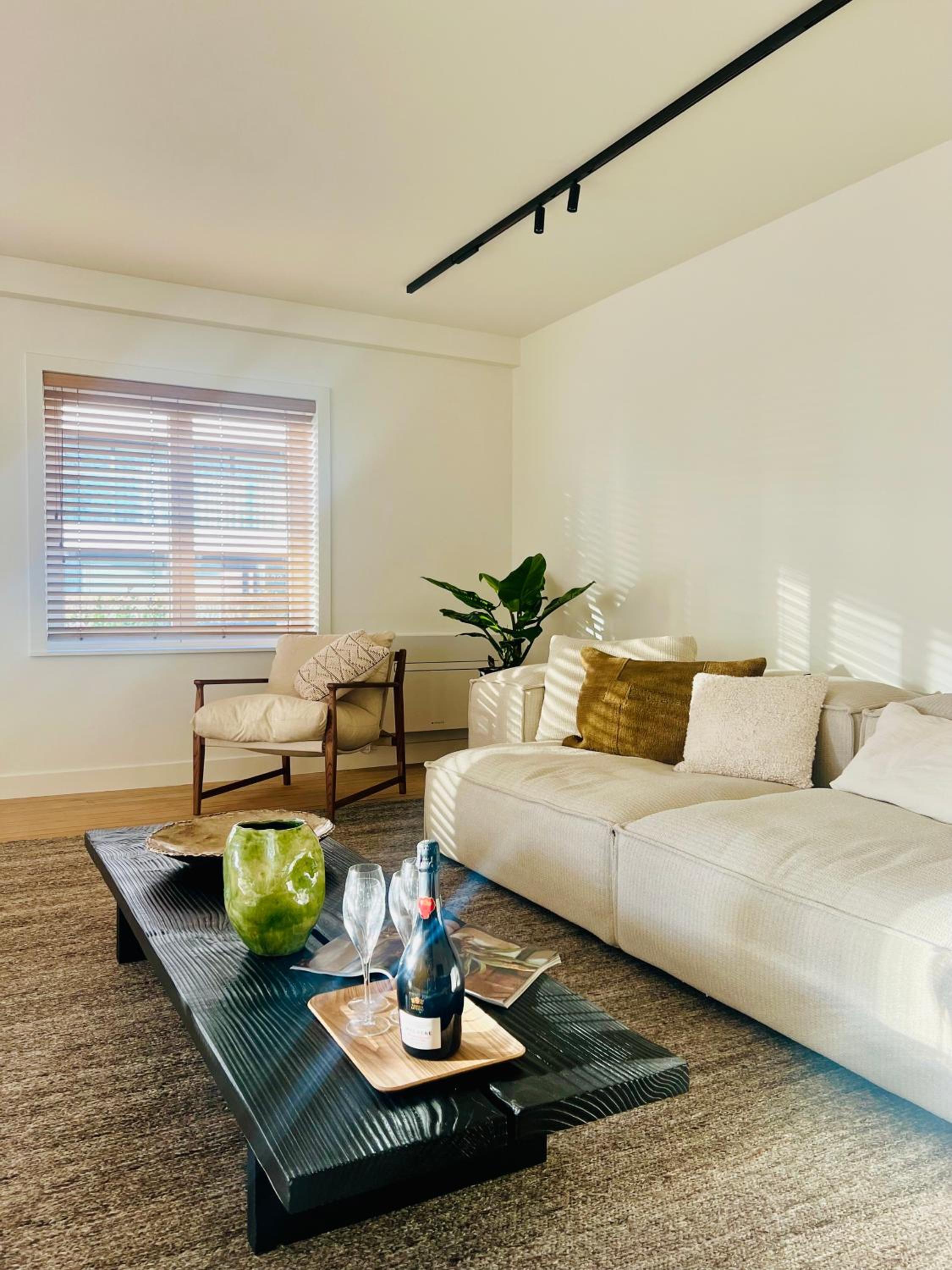 Gelijkvloers appartement met prive parking