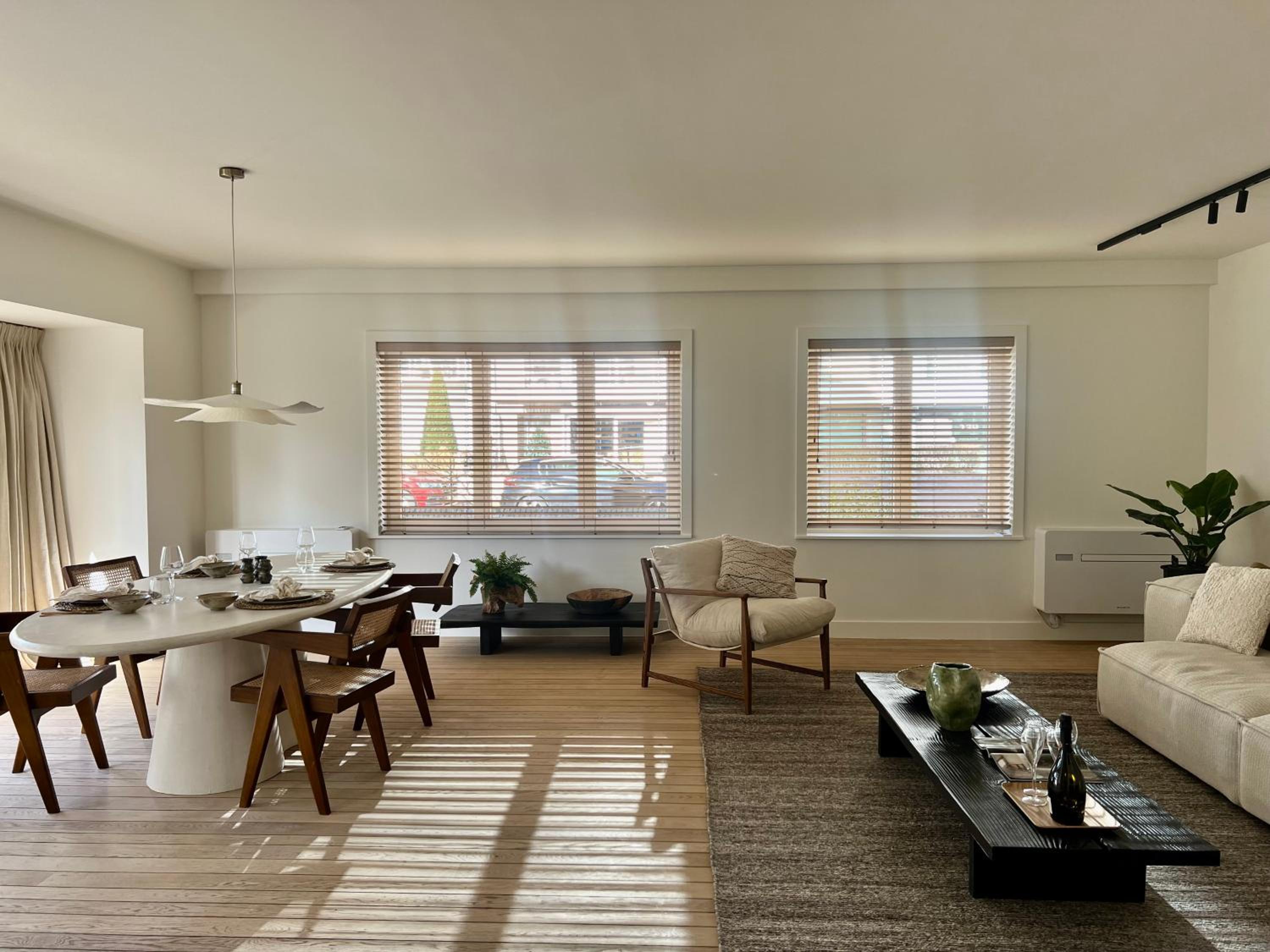 Gelijkvloers appartement met prive parking
