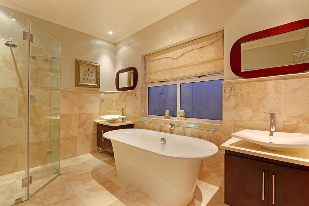 Bayview 30 by HostAgents
