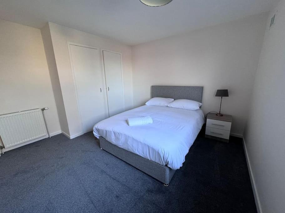 4 Bed House, Glenrothes sleeps 5 view 2