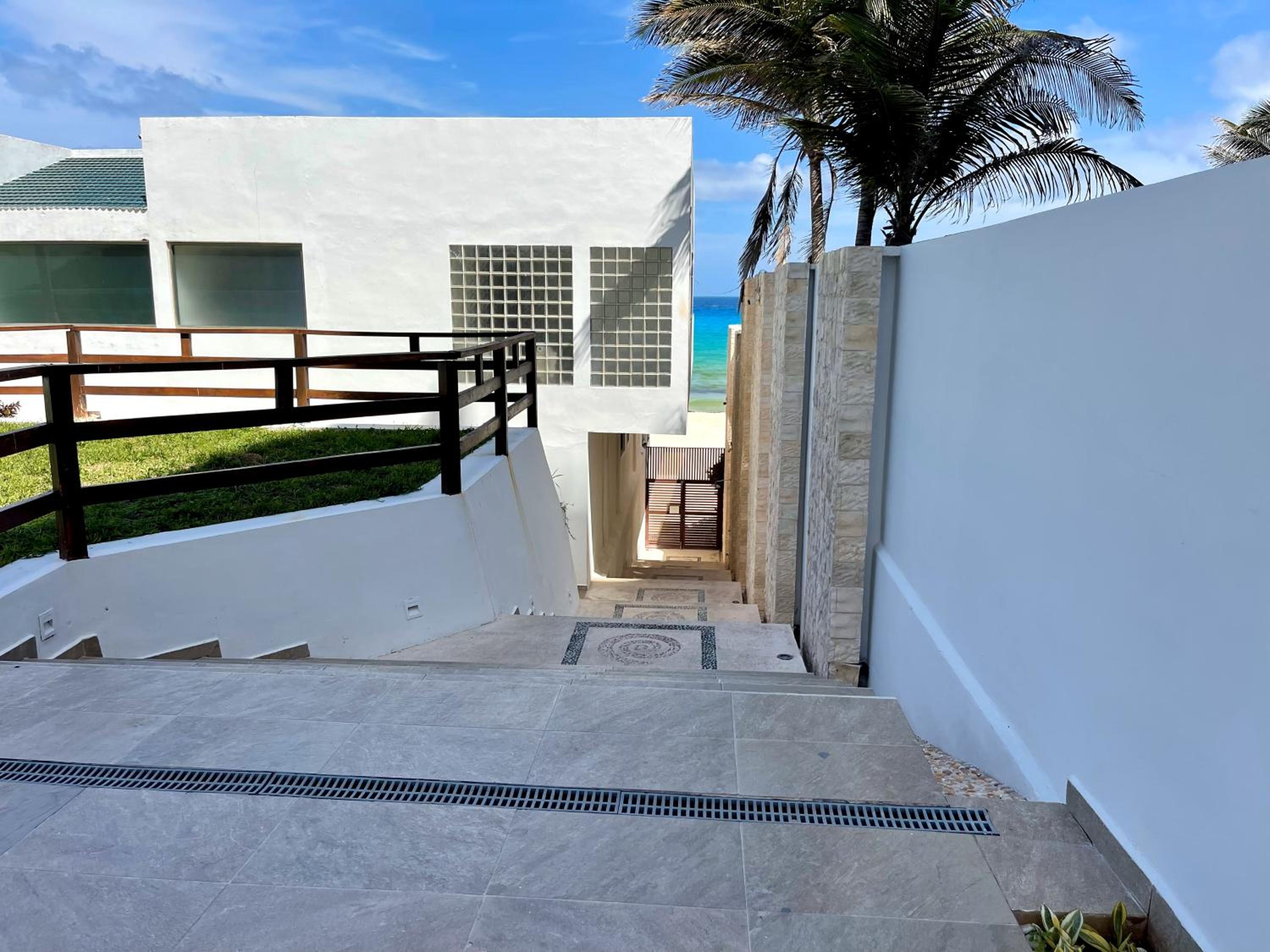 Beachfront Residence with Pool & Stunning Views