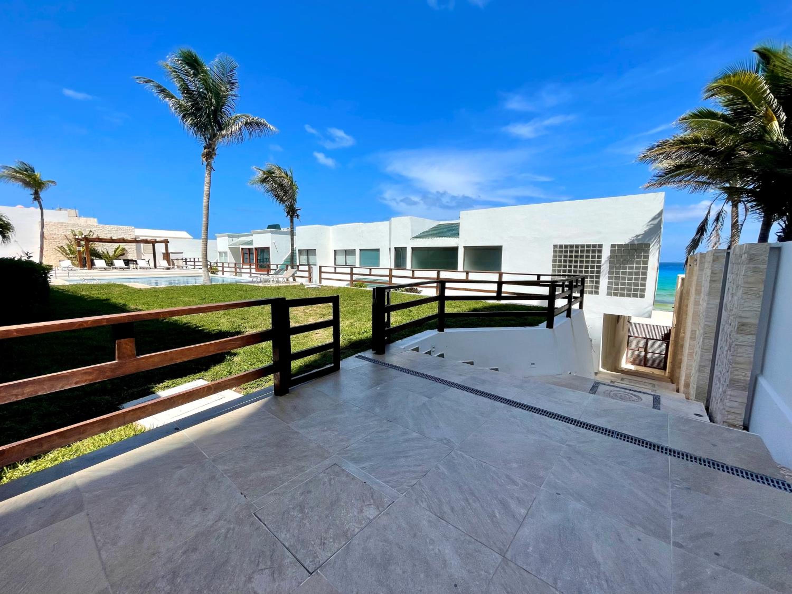 Beachfront Residence with Pool & Stunning Views