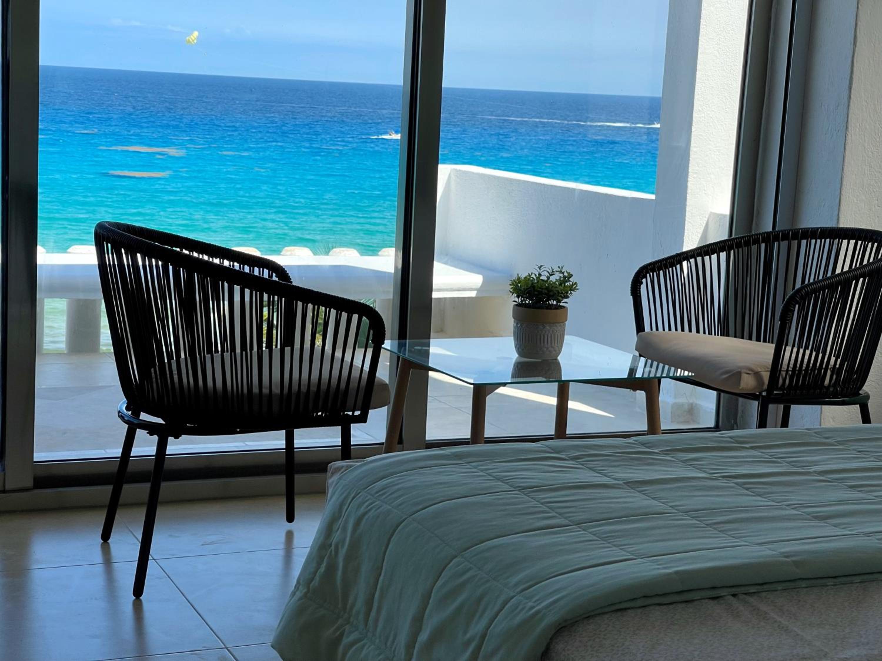 Beachfront Residence with Pool & Stunning Views