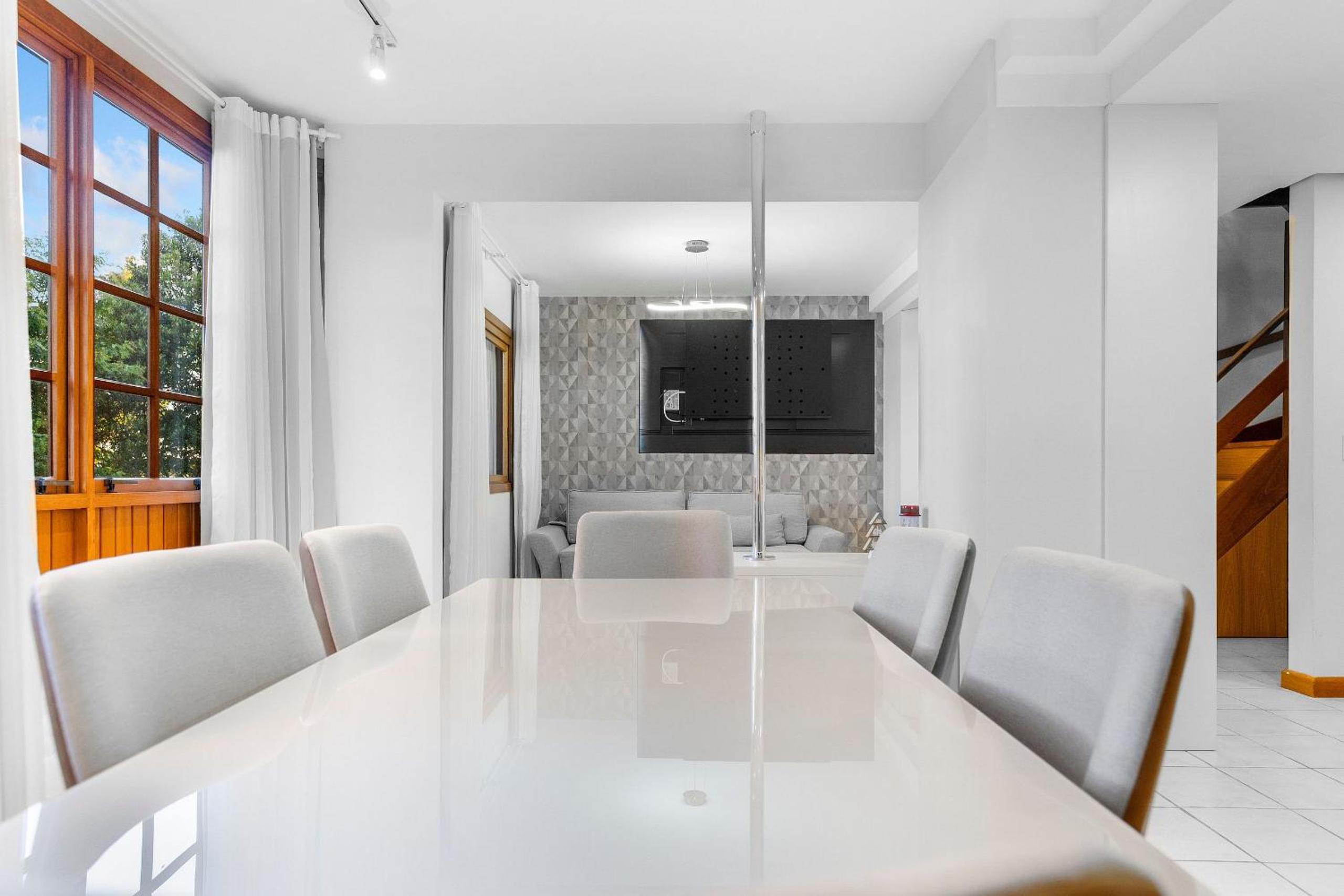 Bosque de Viena Duplex by Achei Gramado