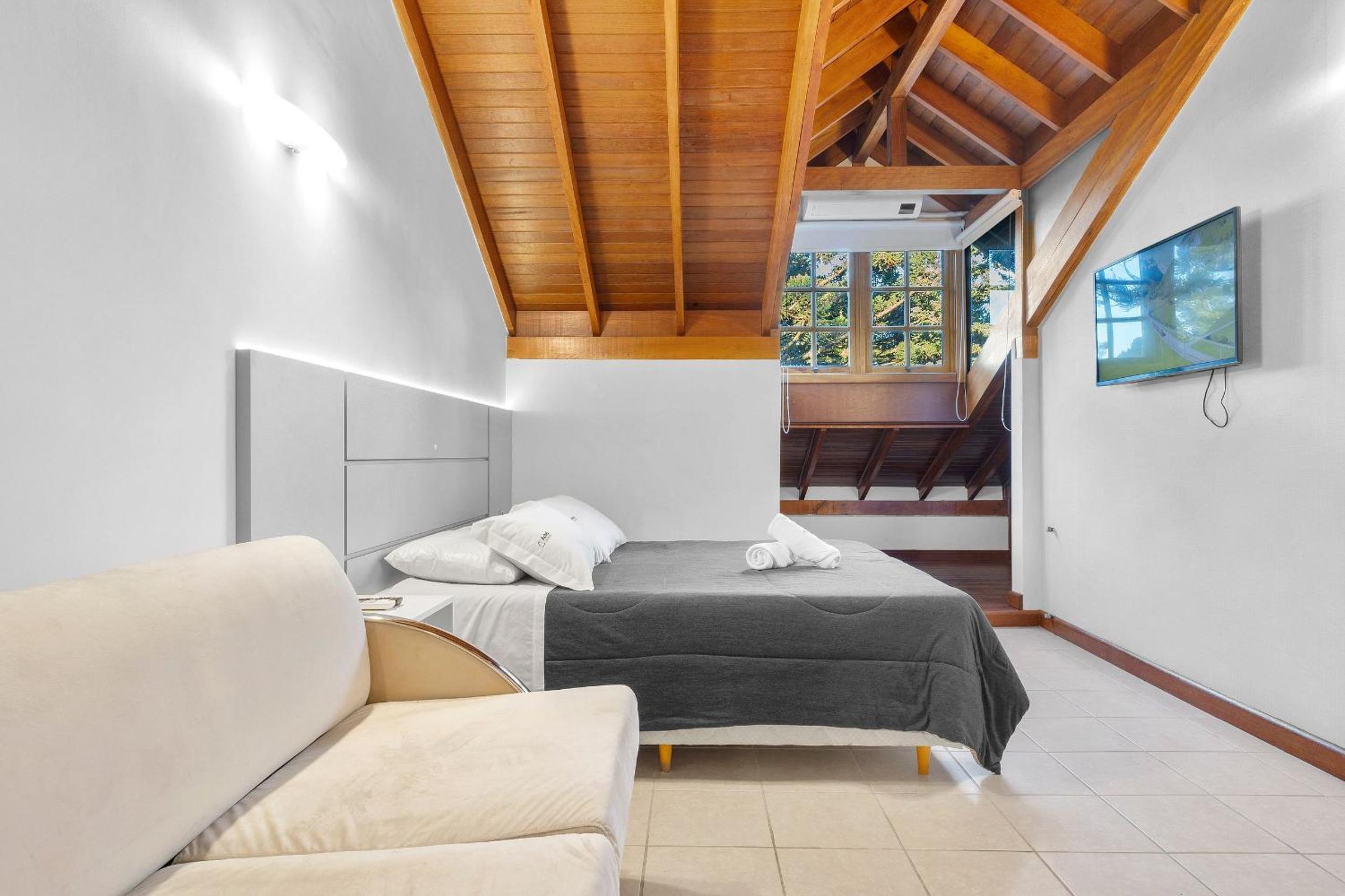Bosque de Viena Duplex by Achei Gramado