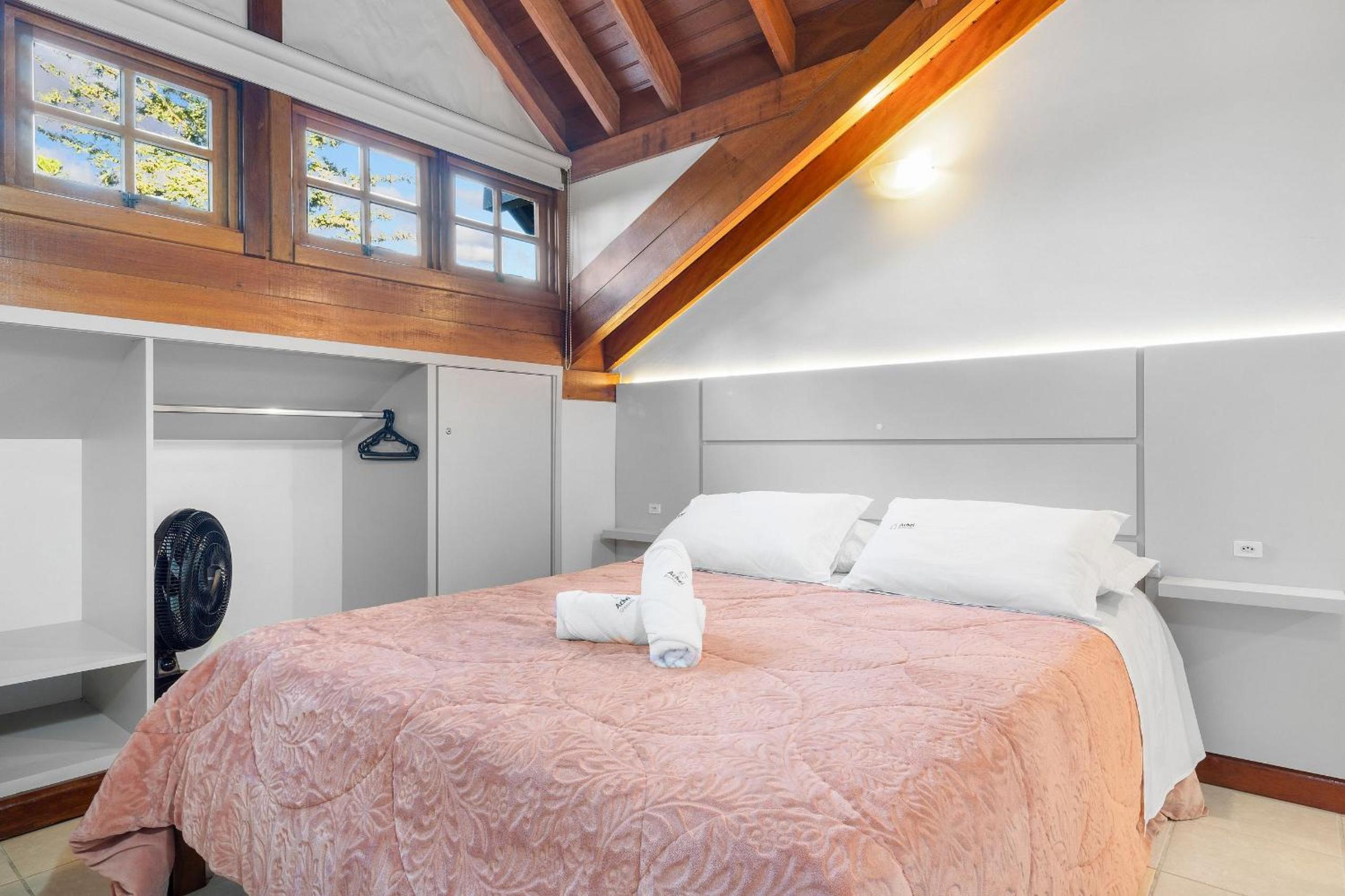 Bosque de Viena Duplex by Achei Gramado