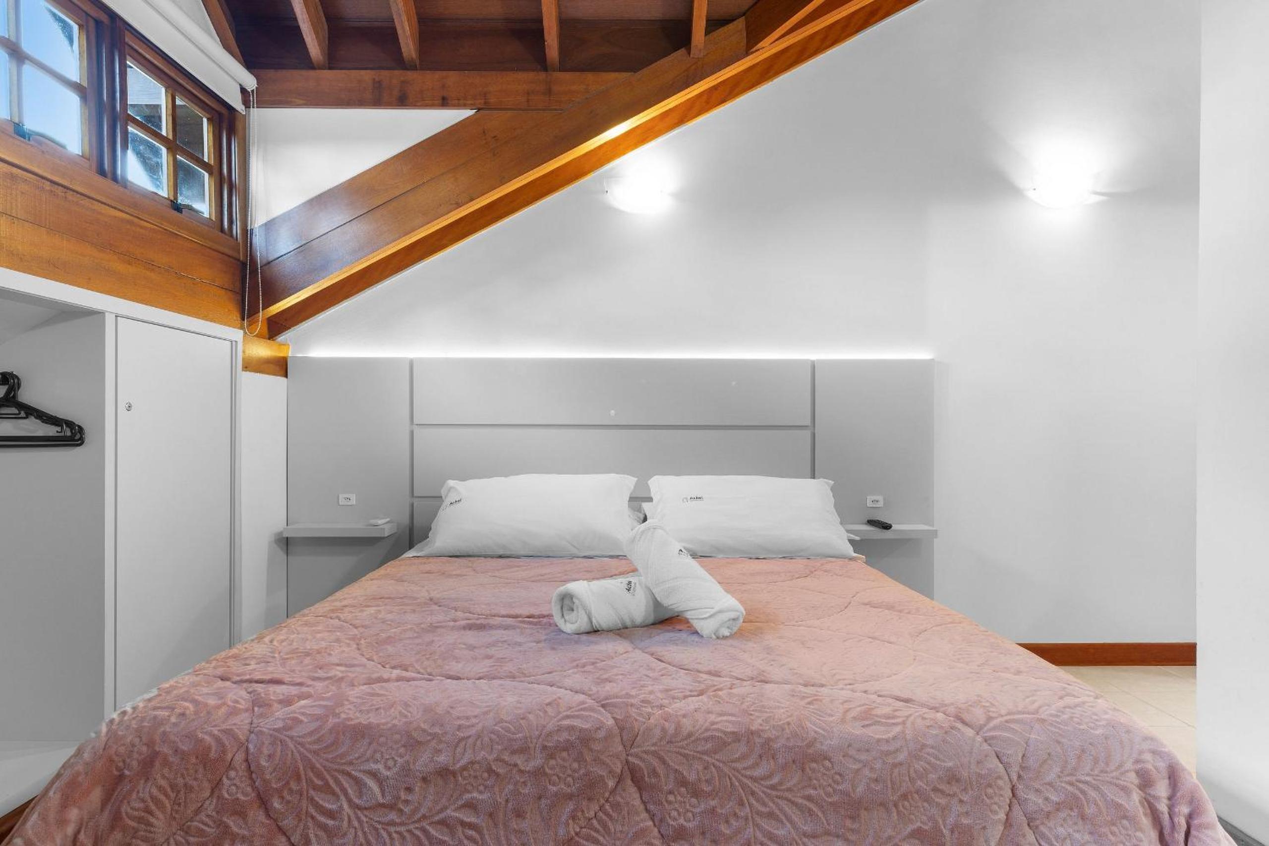 Bosque de Viena Duplex by Achei Gramado