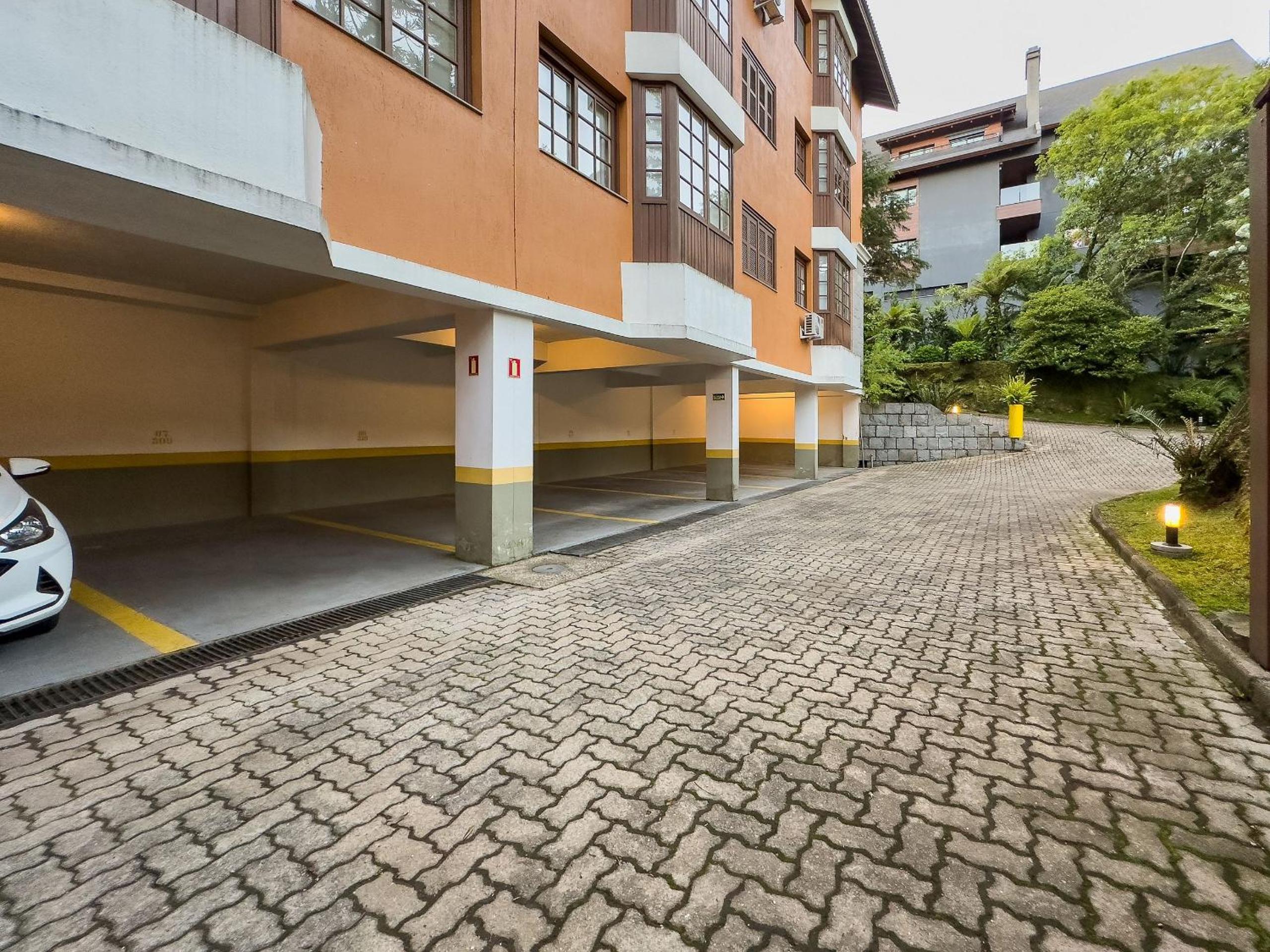 Bosque de Viena Duplex by Achei Gramado