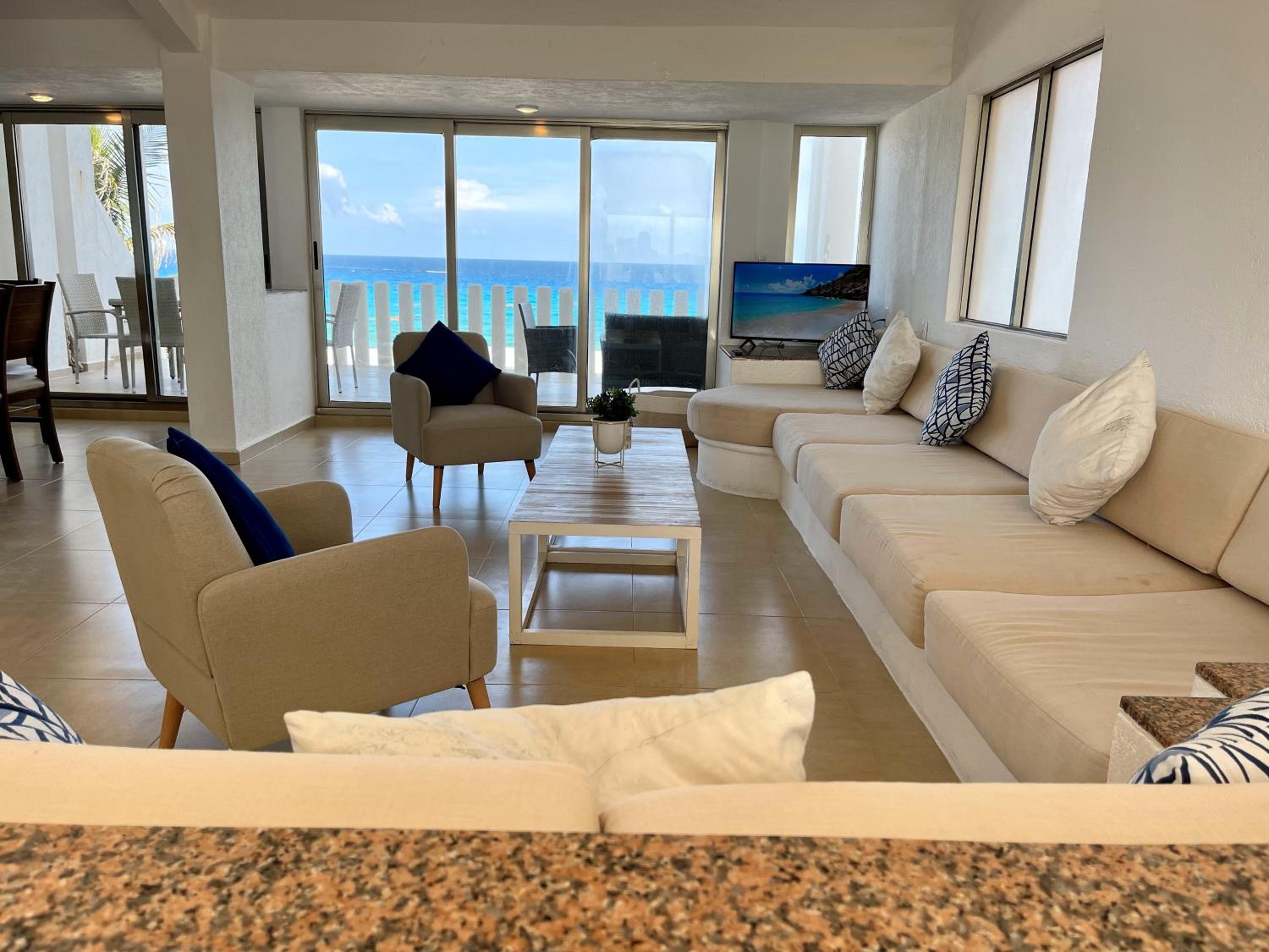 Beachfront Residence with Pool & Stunning Views
