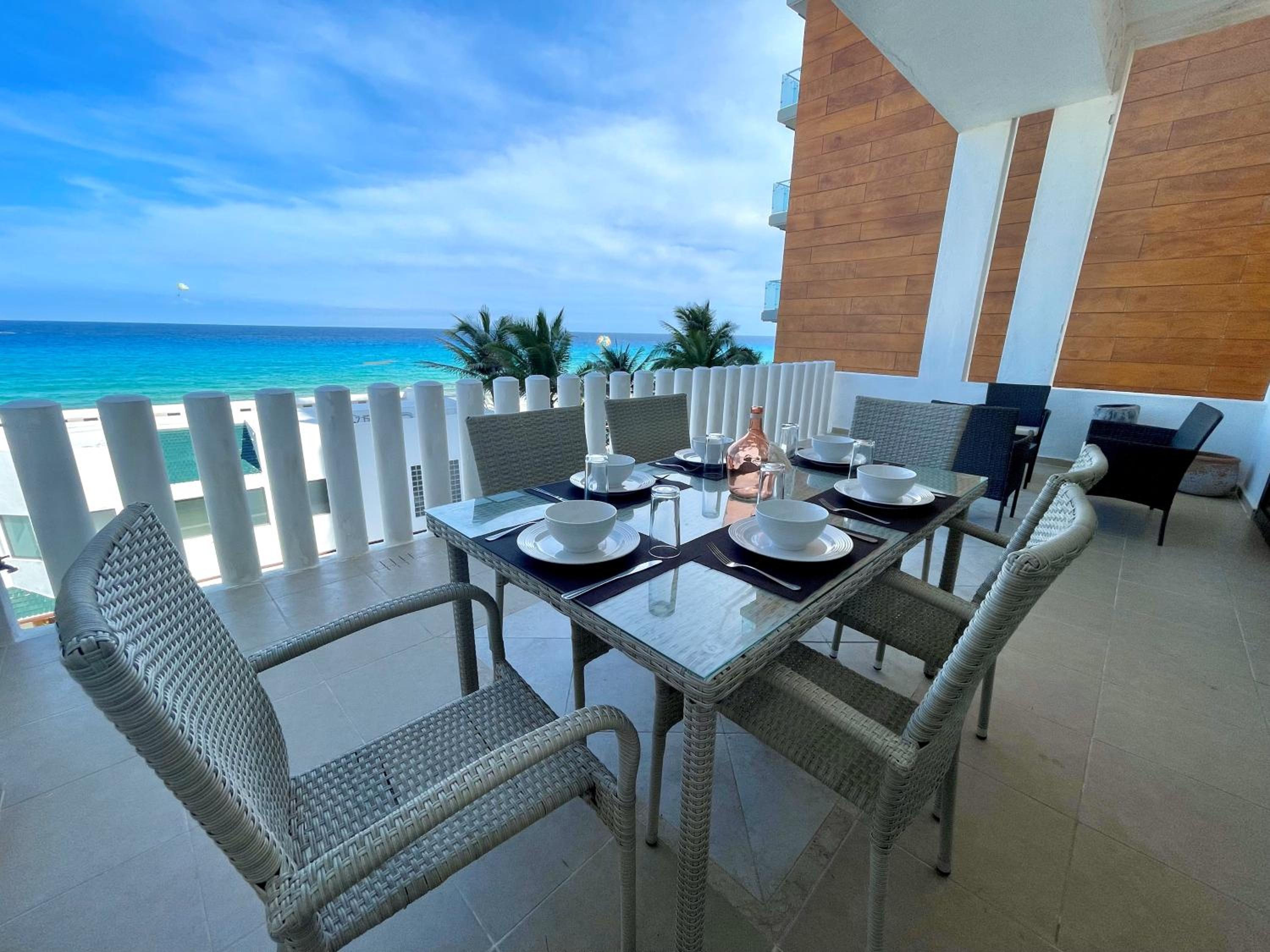 Beachfront Residence with Pool & Stunning Views