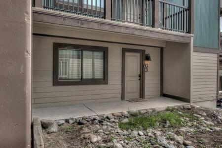 Ski Breck Condo Clubhouse and Free Breck Shuttle
