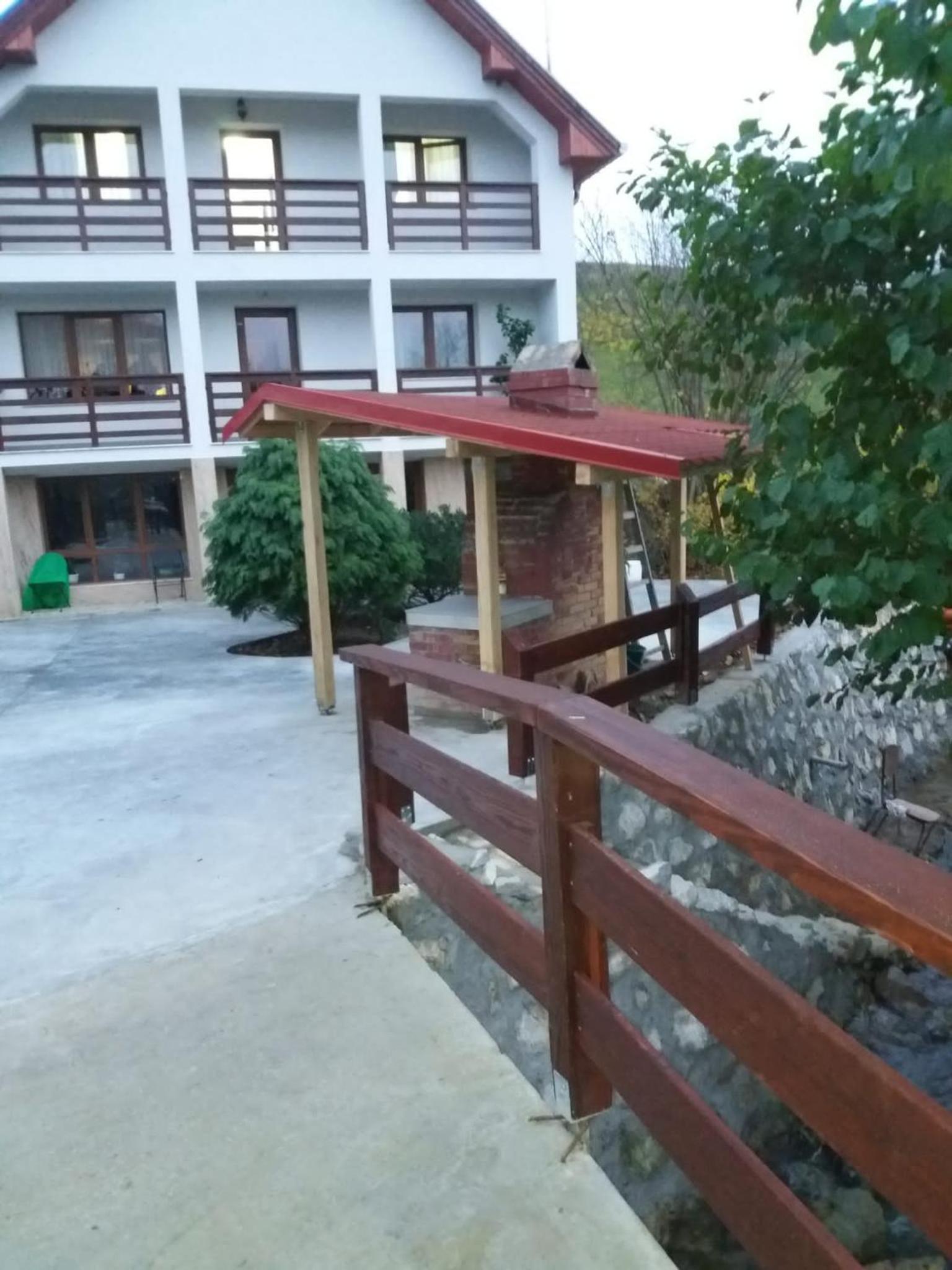 Photo 9