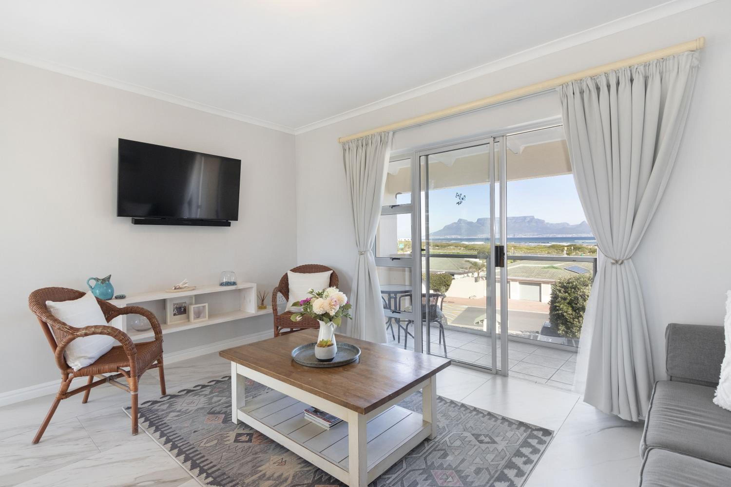 Big Bay Beach Club 22 by HostAgents view 4