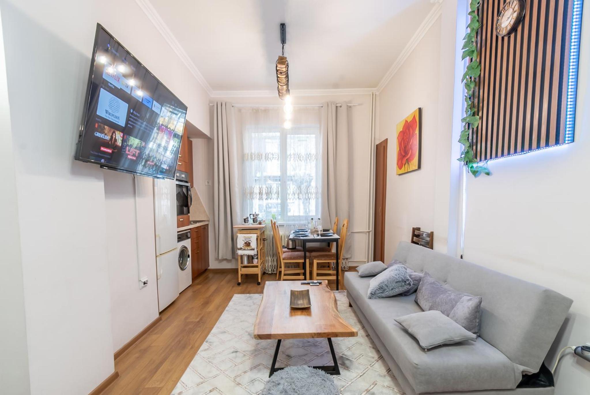Vintage Home by NDK and Vitosha Blvd with Free Secured Parking