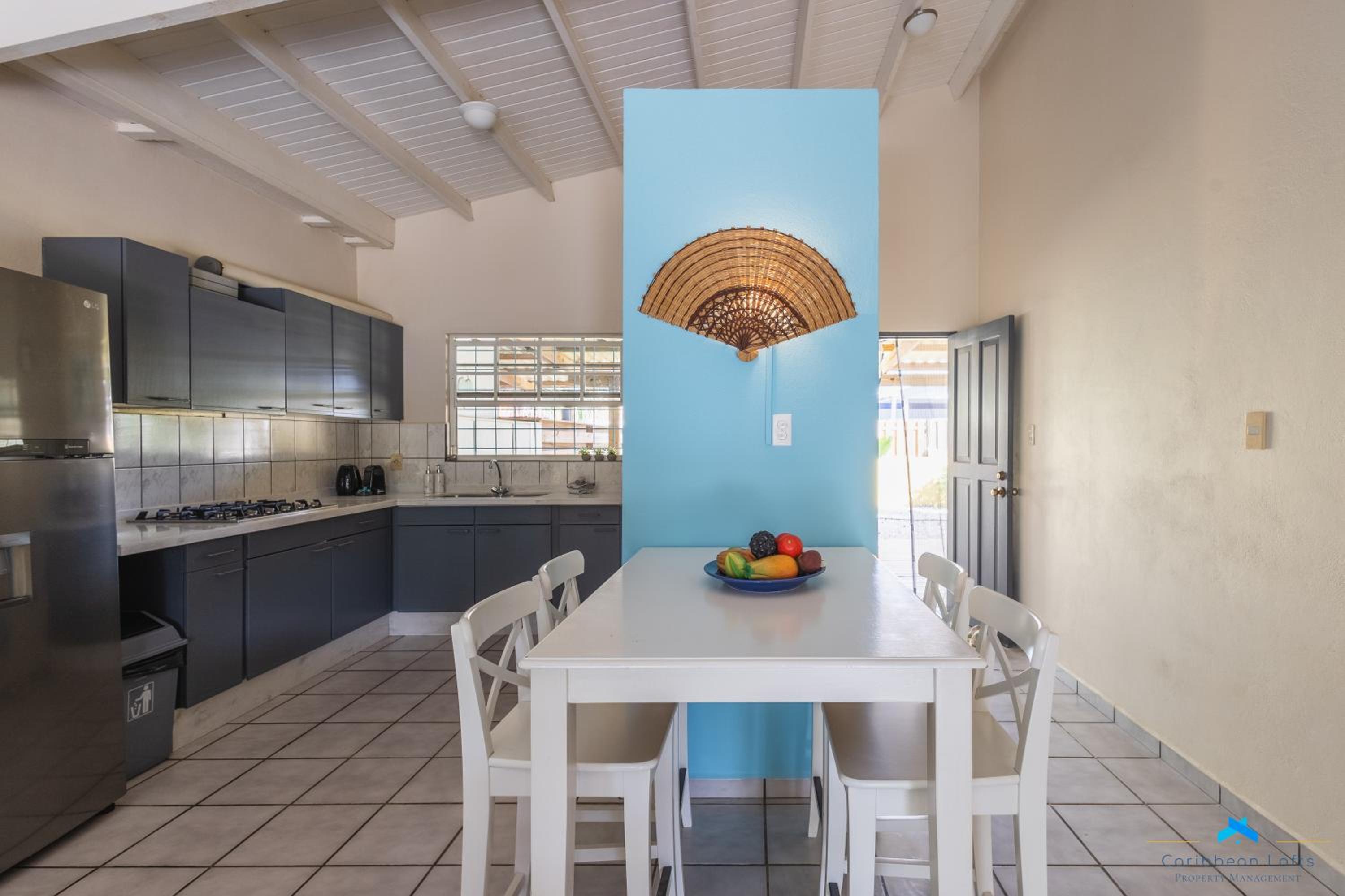 Caribbean Vibes / 2 bedroom house with big terrace