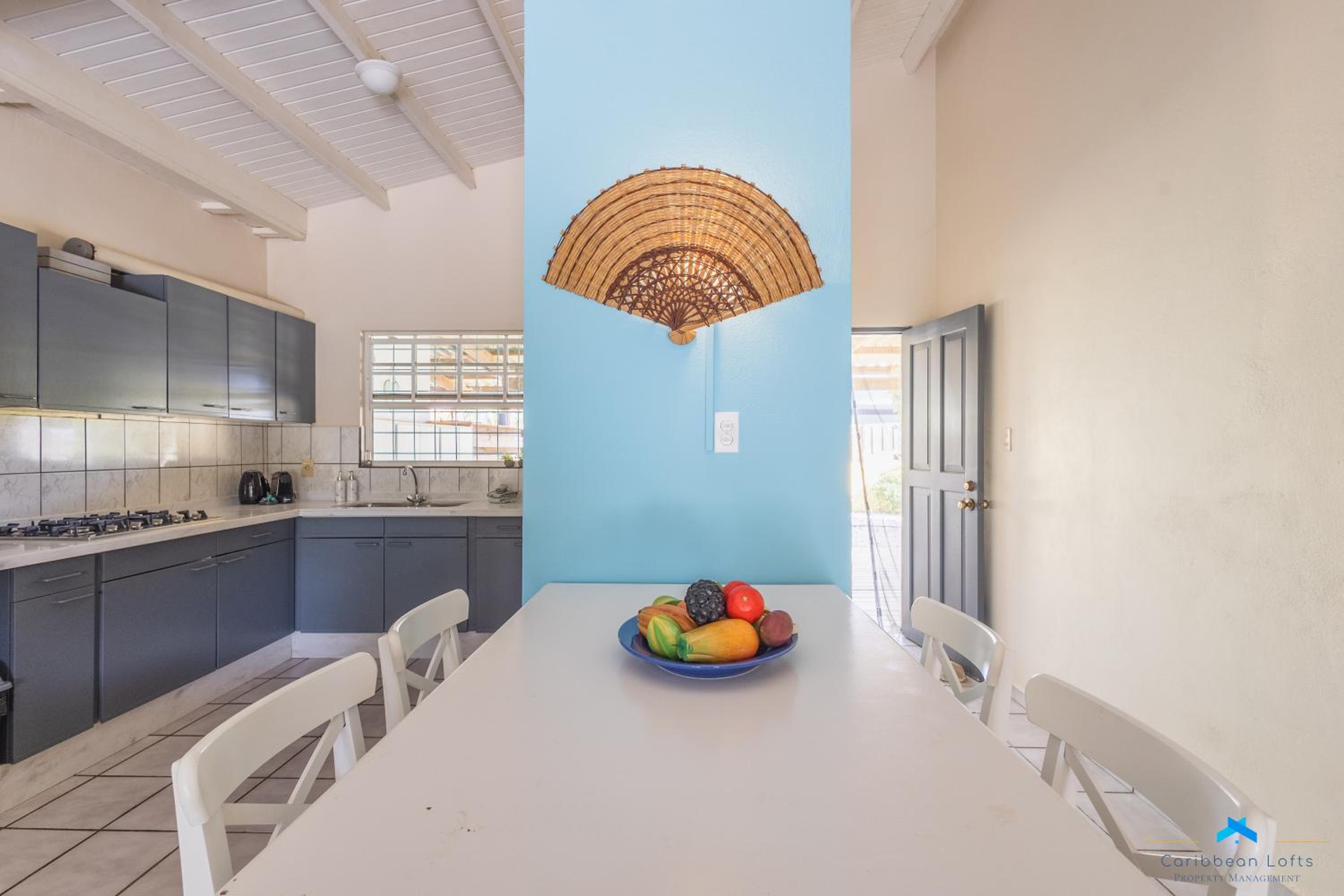 Caribbean Vibes / 2 bedroom house with big terrace