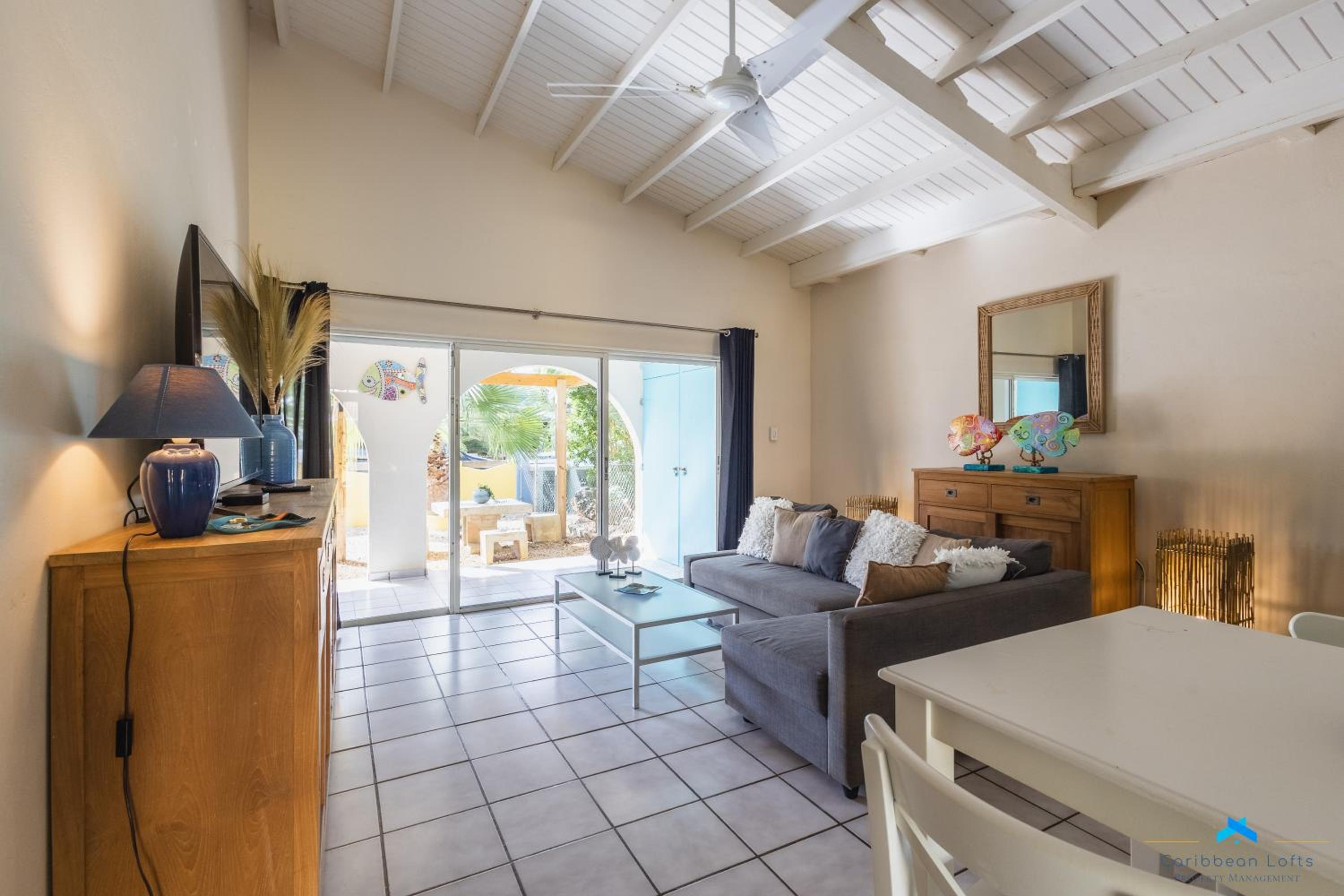 Caribbean Vibes / 2 bedroom house with big terrace