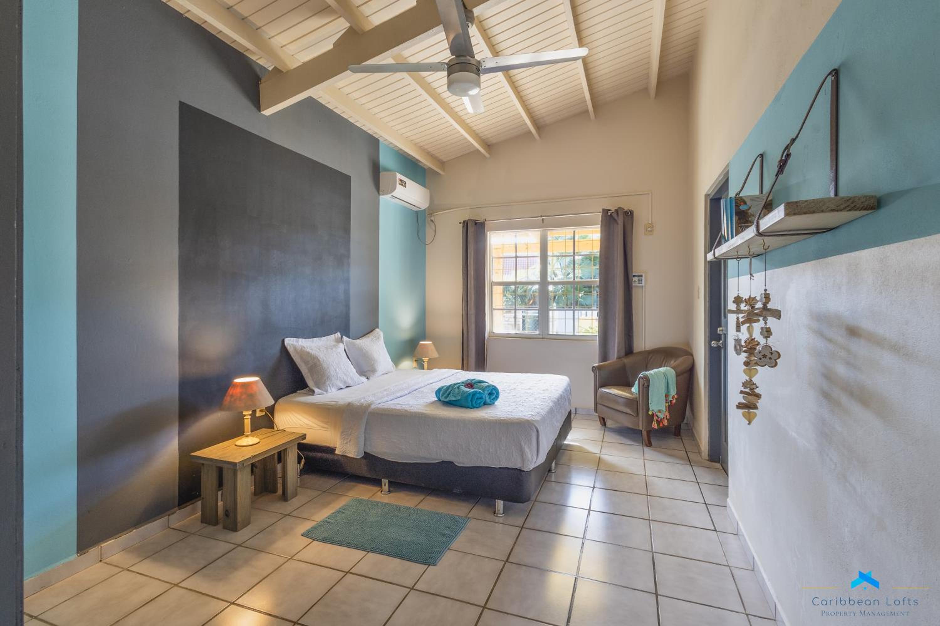 Caribbean Vibes / 2 bedroom house with big terrace