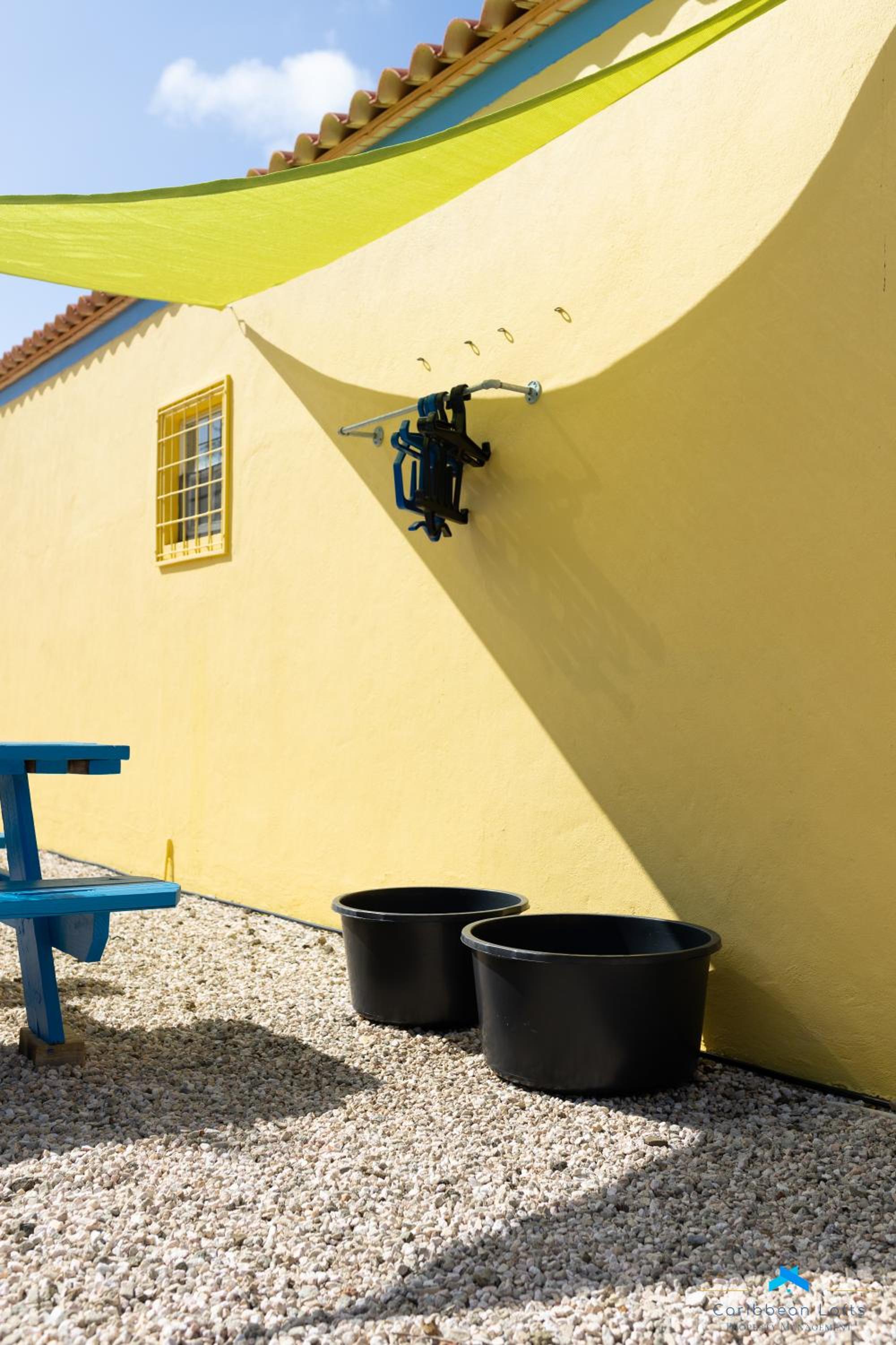 Caribbean Vibes / 2 bedroom house with big terrace