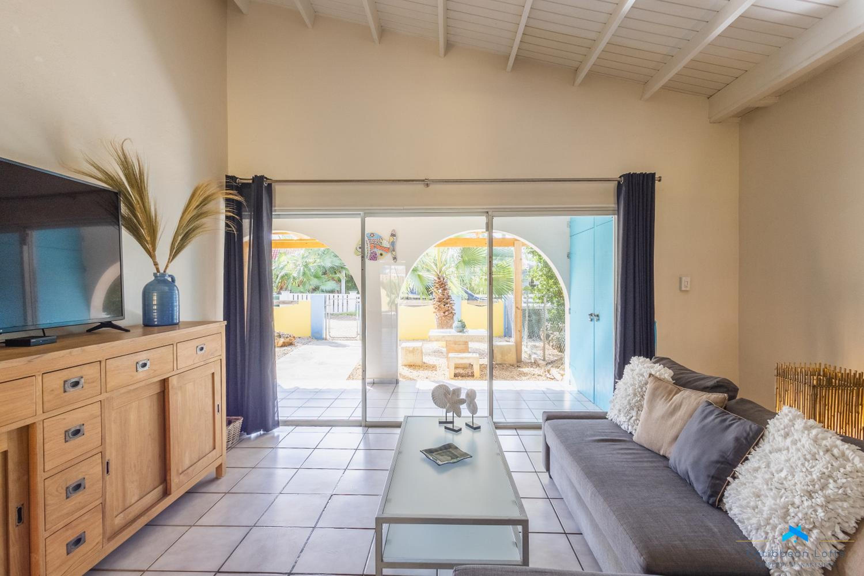 Caribbean Vibes / 2 bedroom house with big terrace