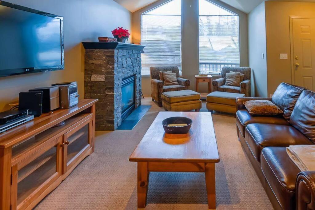 Fernie Vacations - Thunder Ridge Chalet by Fernie Lodging Company - Property Image 3
