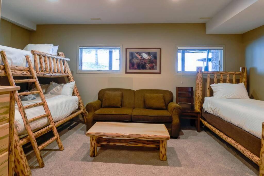 Fernie Vacations - Thunder Ridge Chalet by Fernie Lodging Company - Property Image 4