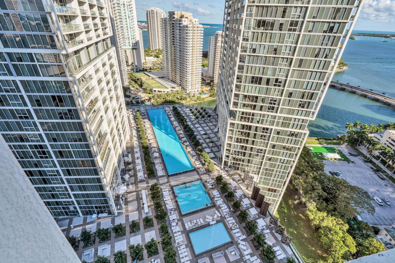 Modern High Rise One Bedroom at Icon Brickell (W)
