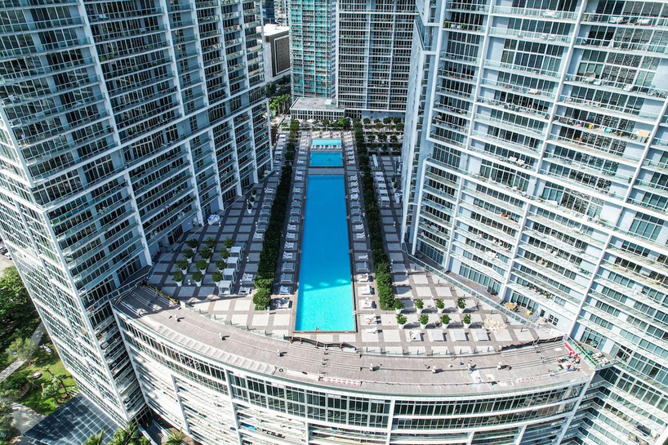 Modern High Rise One Bedroom at Icon Brickell (W)
