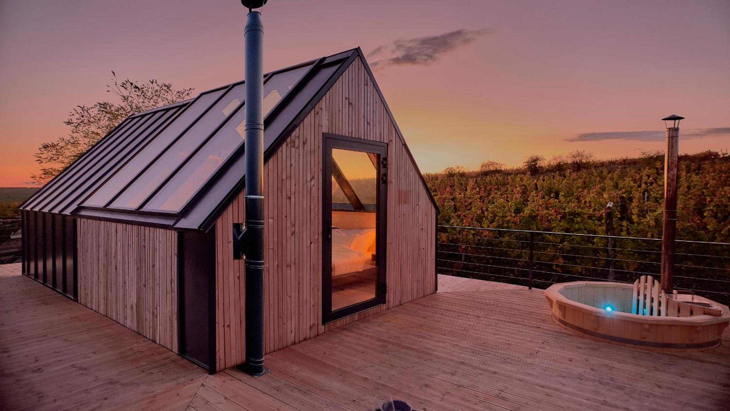 CAMPY ECO HOUSE • EGER view 3