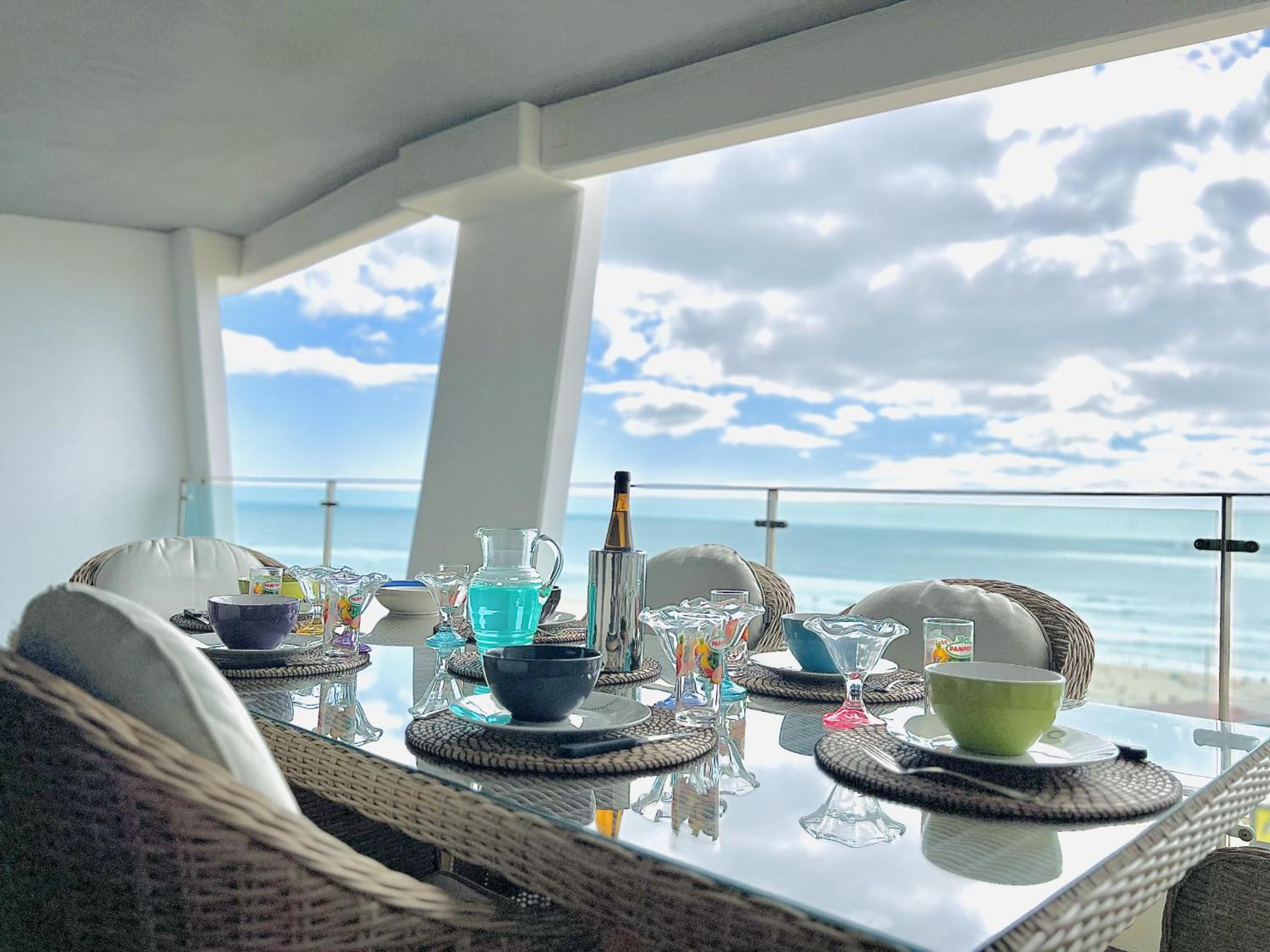 Front Line, Sea View, luxury Penthouse in Caparica view 3