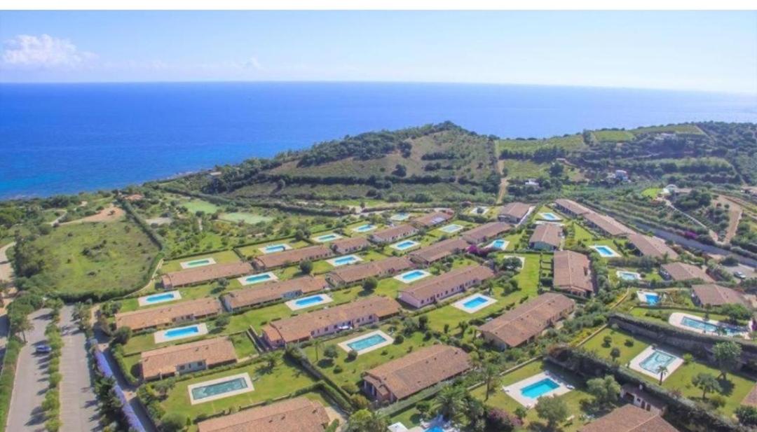 Villa Agasi piscina e vista mare
