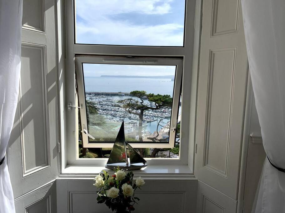 Waterside & Marina View Apartment in Torquay view 5