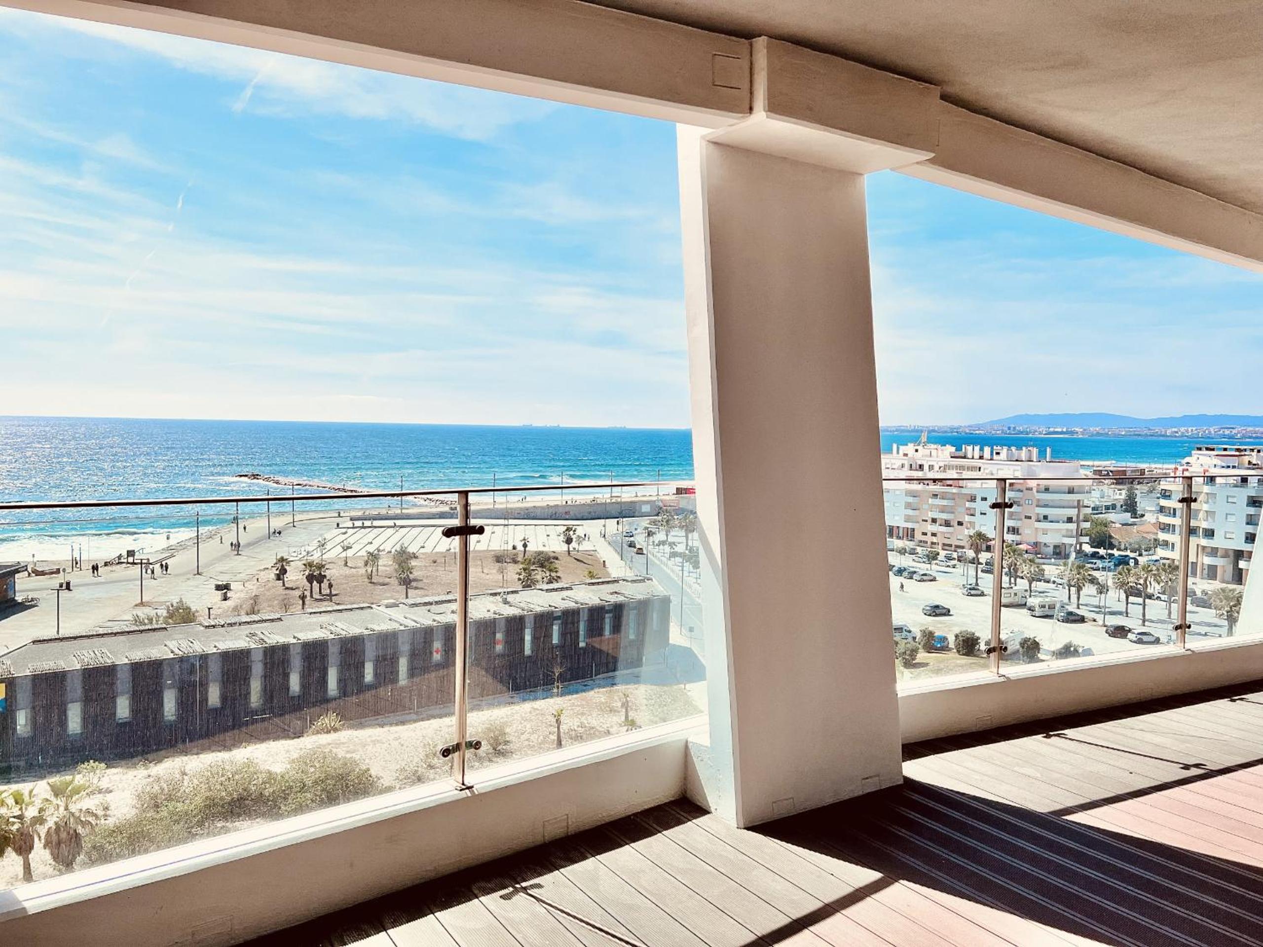 Front Line, Sea View, luxury Penthouse in Caparica view 5